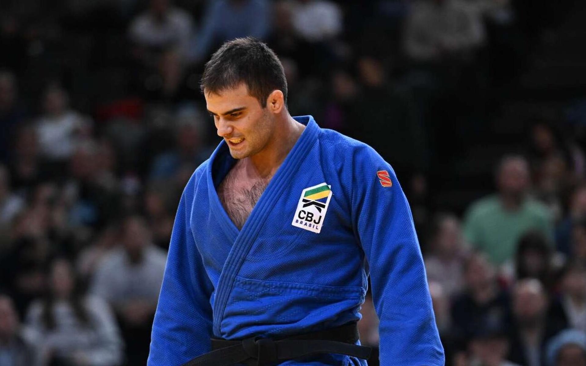 Rafael-Macedo-Grand-Slam-de-Judo-em-Paris-aspect-ratio-512-320