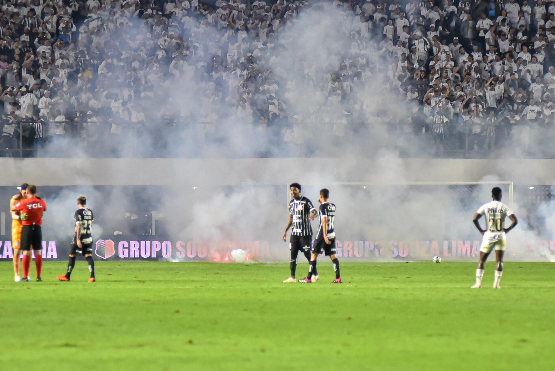 Corinthians vence clássico contra o Santos em jogo encerrado após