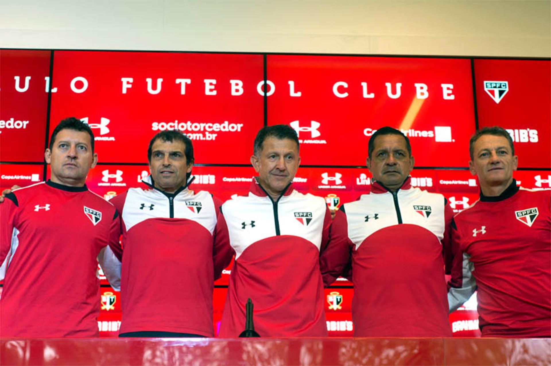 Tecnico Osorio e comissão técnica (foto:Maurício Rummens/Fotoarena)