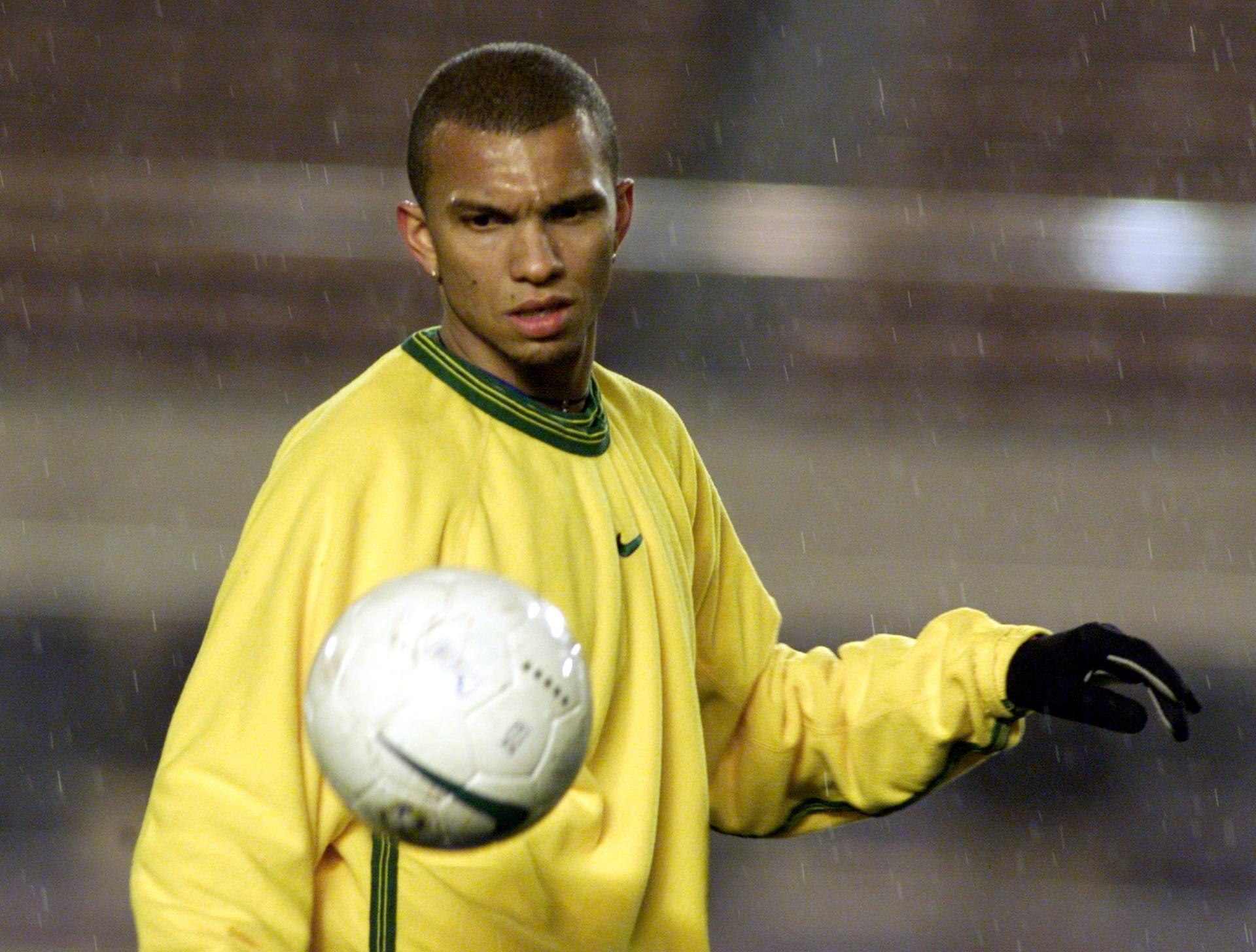 Atacante de grande destaque nos anos 90 e 2000, Amoroso chegou a ganhar uma Copa América com a Seleção, mas nunca jogou uma Copa (Foto: AFP/Yoshikazu Tsuno)