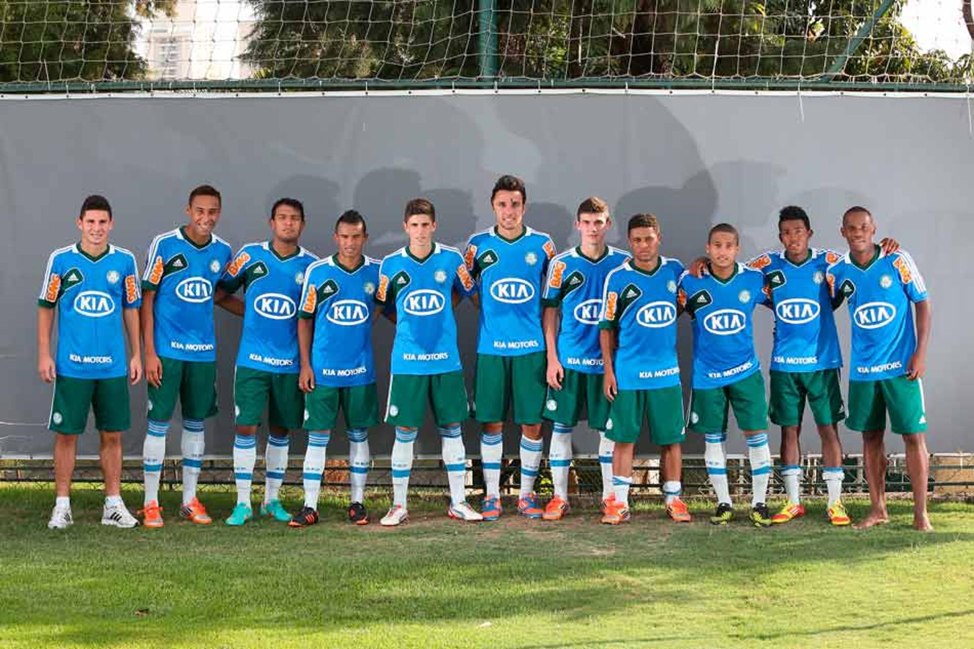 Garotos da base do Palmeiras em 2012 (Foto: Eduardo Viana/LANCE!Press)