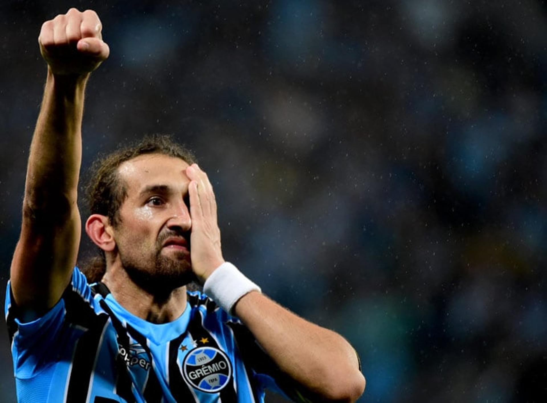 Barcos - Grêmio x Criciúma, Campeonato Brasileiro (Foto: Ricardo Rímoli/LANCE!Press))