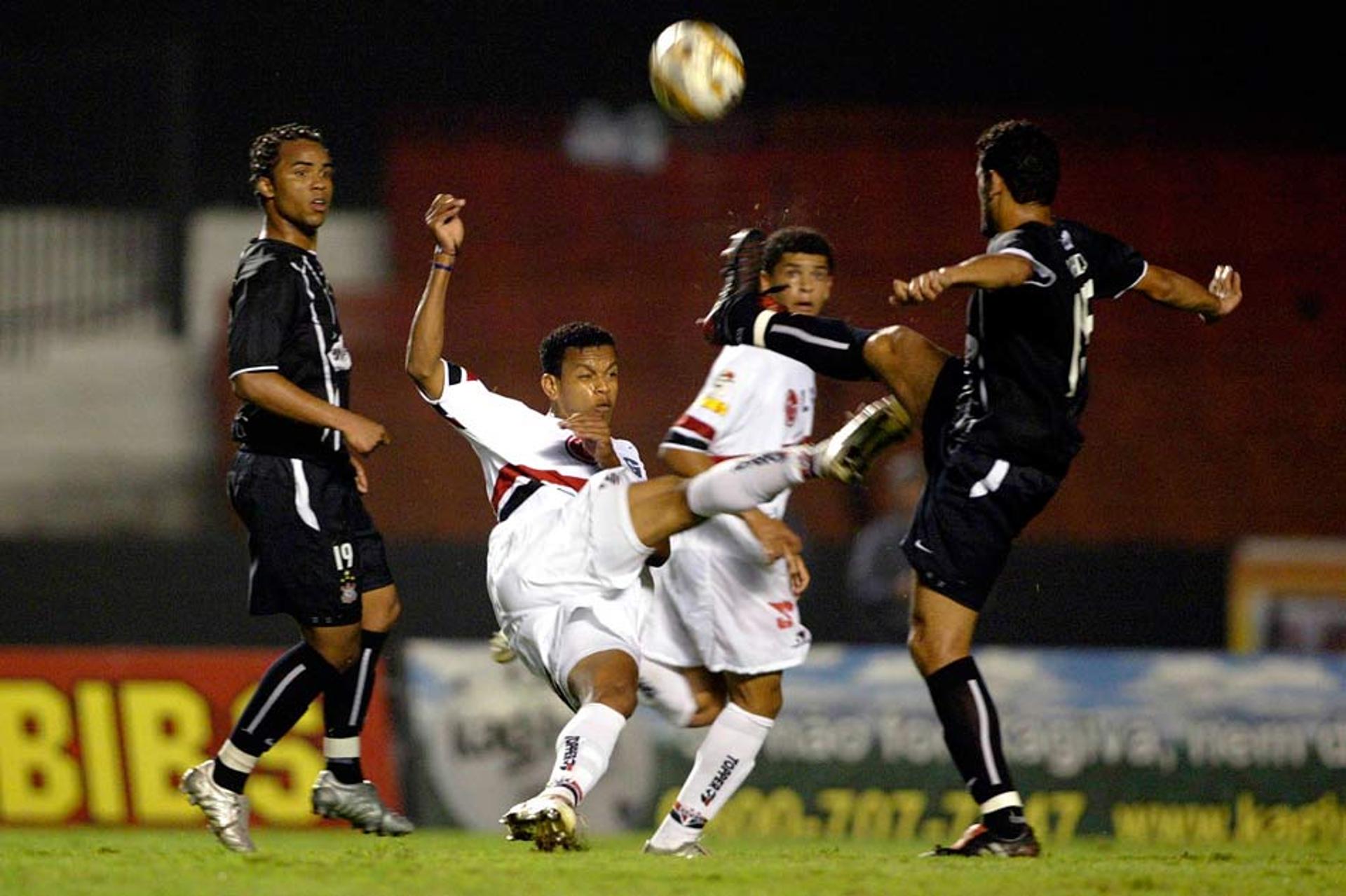 São Paulo e Corinthians, com Edcarlos e Denílson (Foto: Reginaldo Castro/LANCE!Press)