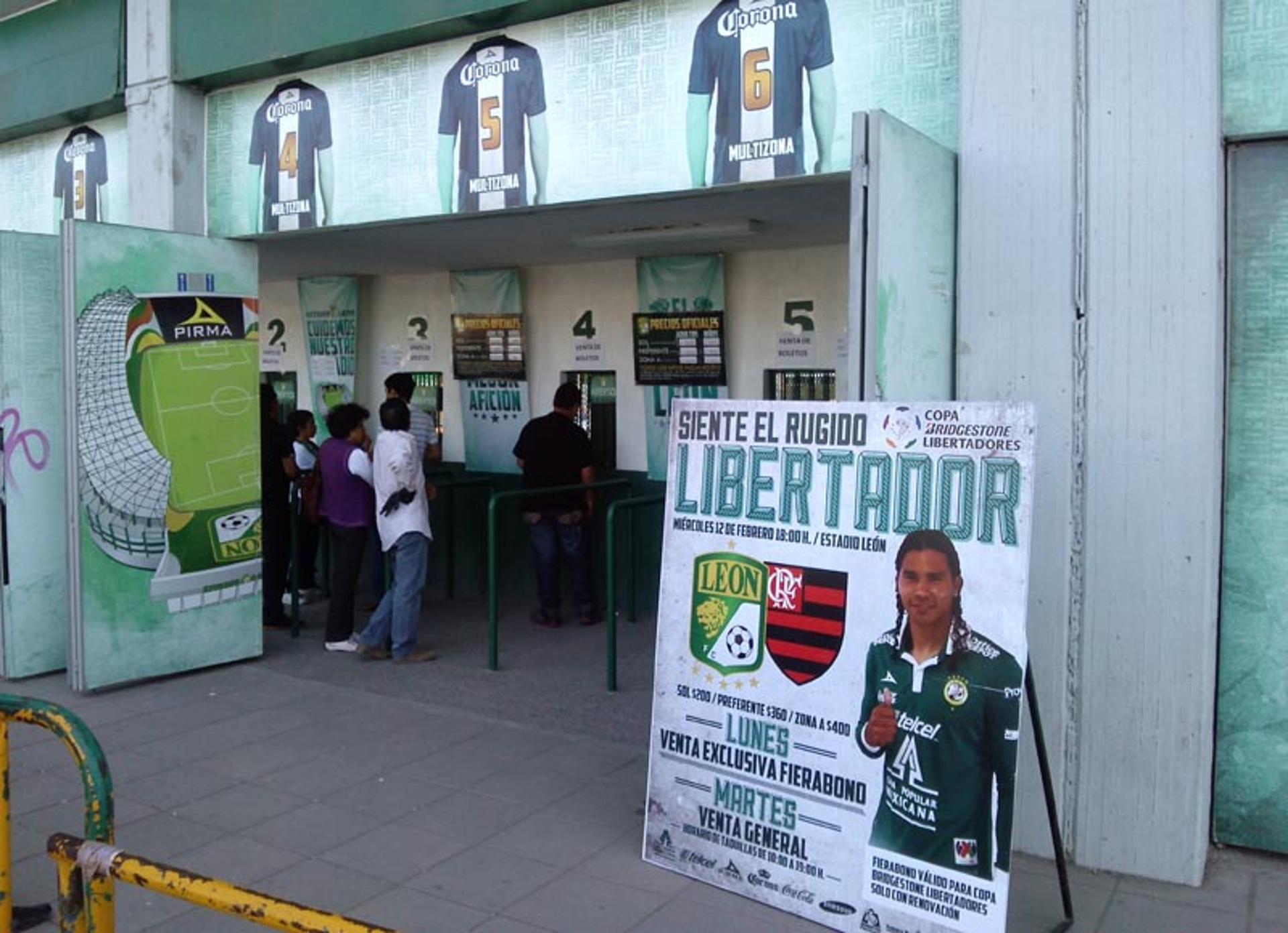 Venda de Ingressos Leon x Fla (Foto: Eduardo Mendes)