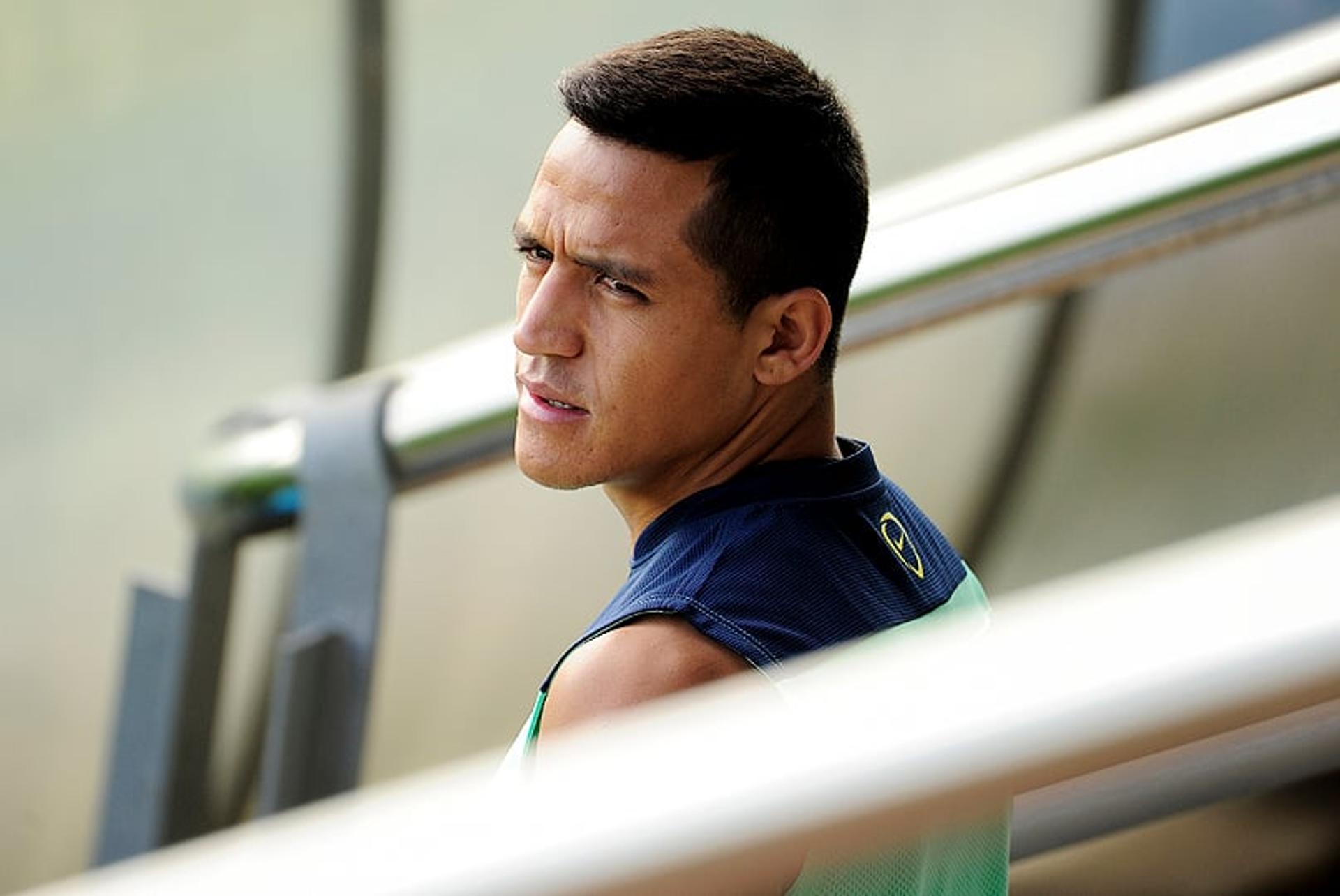 Alexis Sanchez participou do treino do Barcelona nesta manhã. (Foto: Josep Lago/AFP)