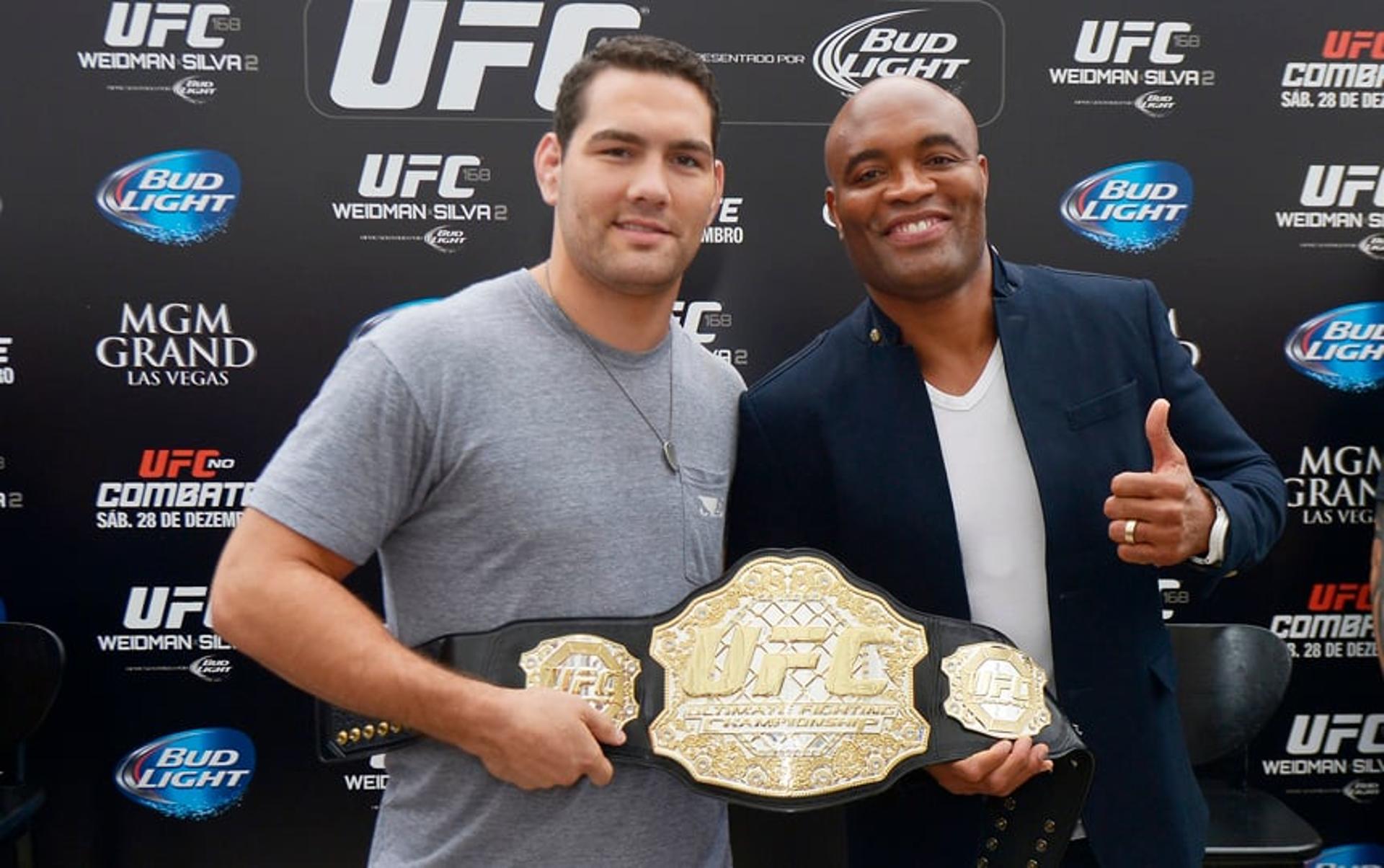 A passagem de Anderson Silva, Chris Weidman e Dana White pelo Brasil (Foto: Divulgação/UFC)