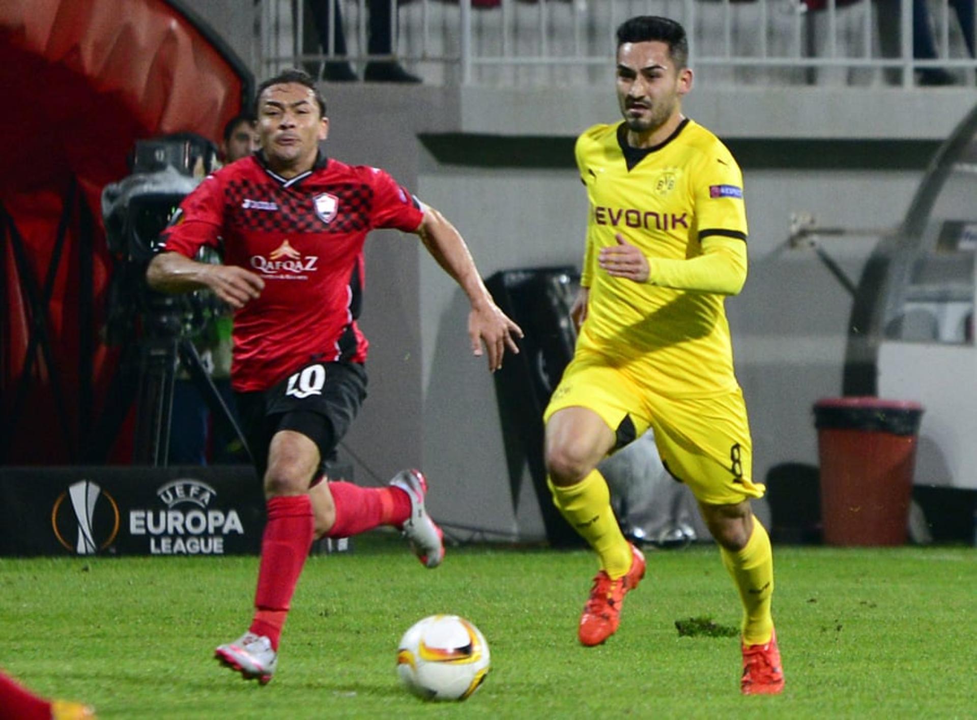 Gündogan foi titular pelo Borussia Dortmund (Foto: AFP)