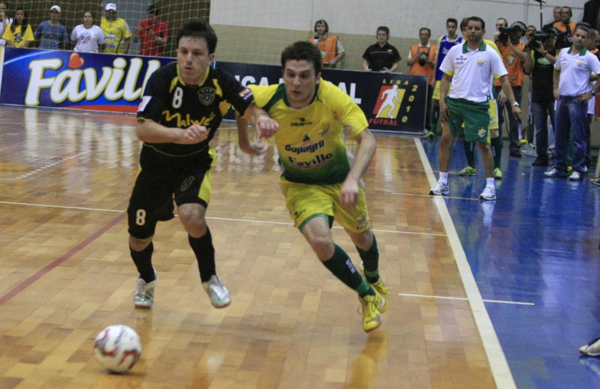 Primeiro jogo da final da Liga Futsal - 2010 - Copagril x Malwee (Foto: Divulgação/CBFS)