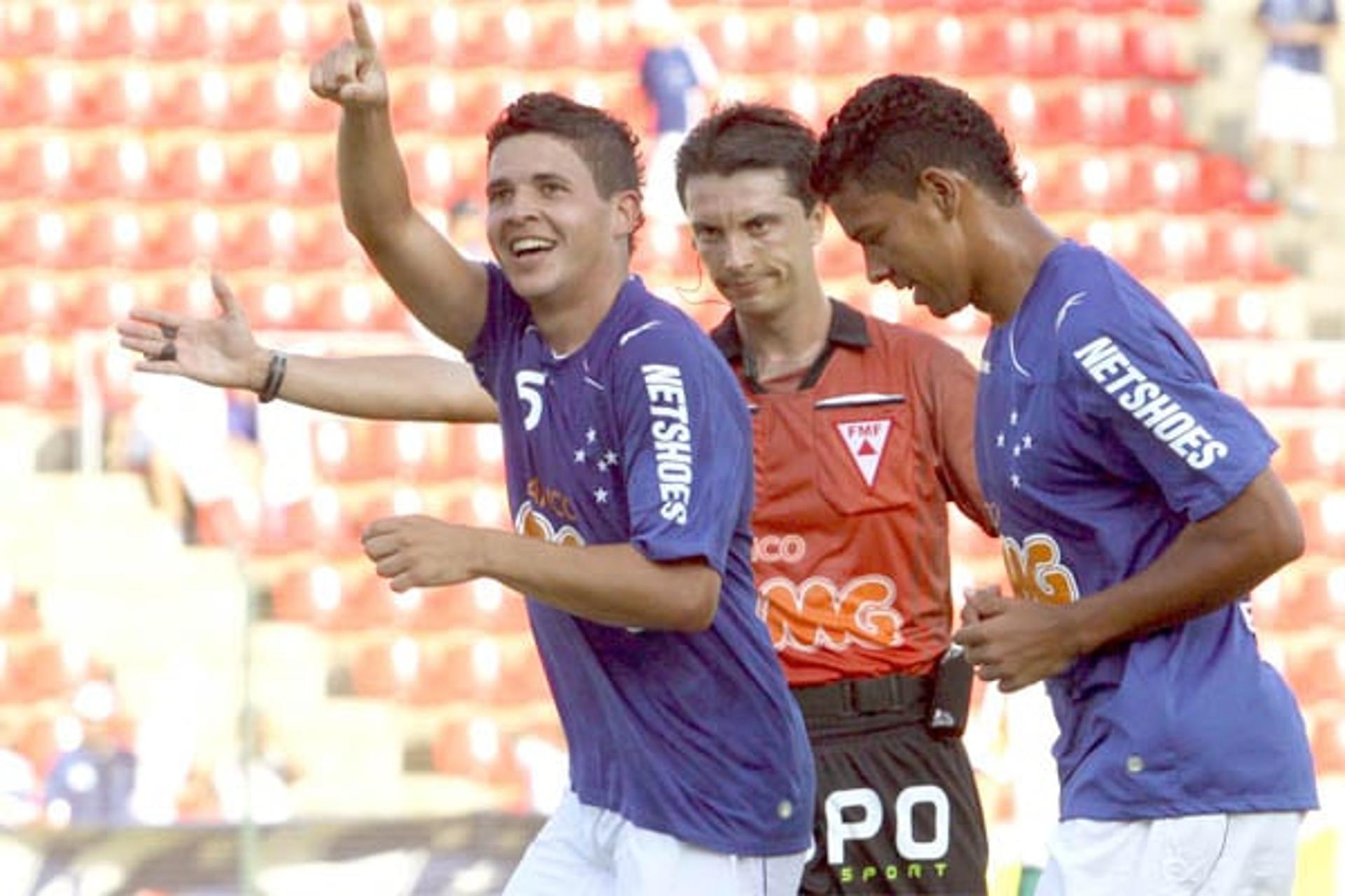 Diego Renan, comemorando gol - (Foto: Washington Alves/ Vipcomm)