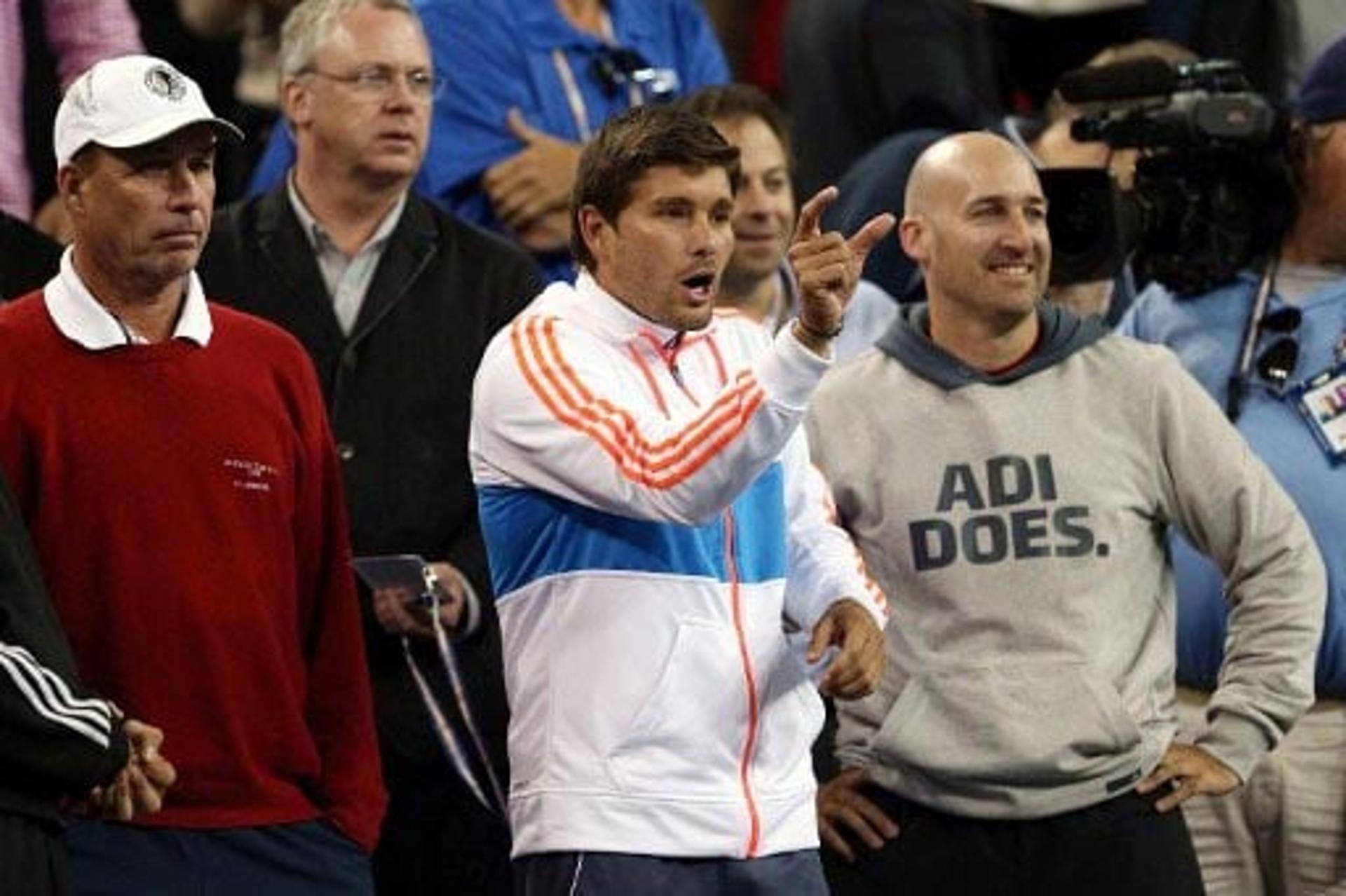 O técnico de Andy Murray, Ivan Lendl, de boné (Foto: AFP)