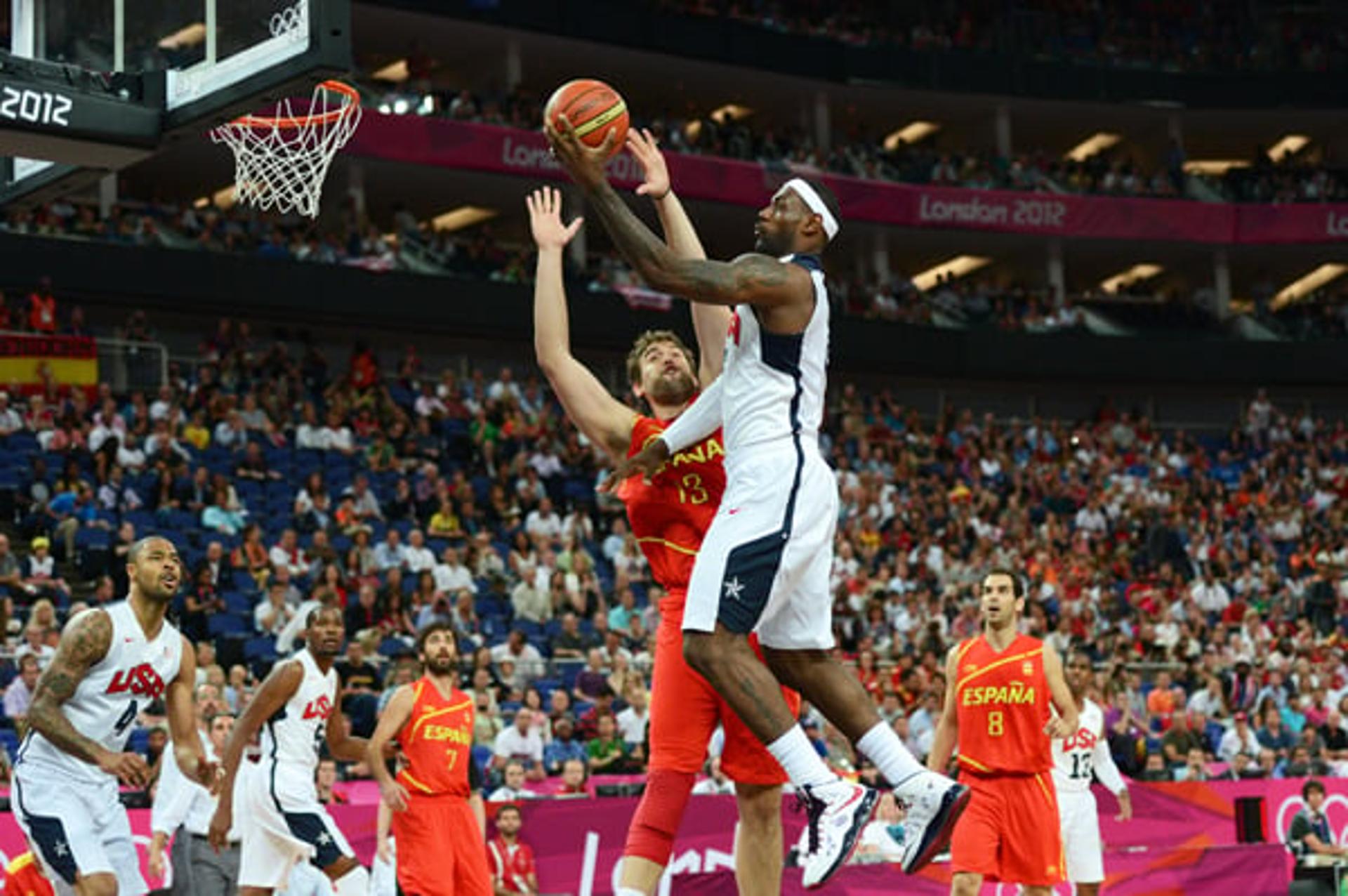 Estados Unidos x Espanha - Basquete (Foto: Timothy A. Clary/AFP)