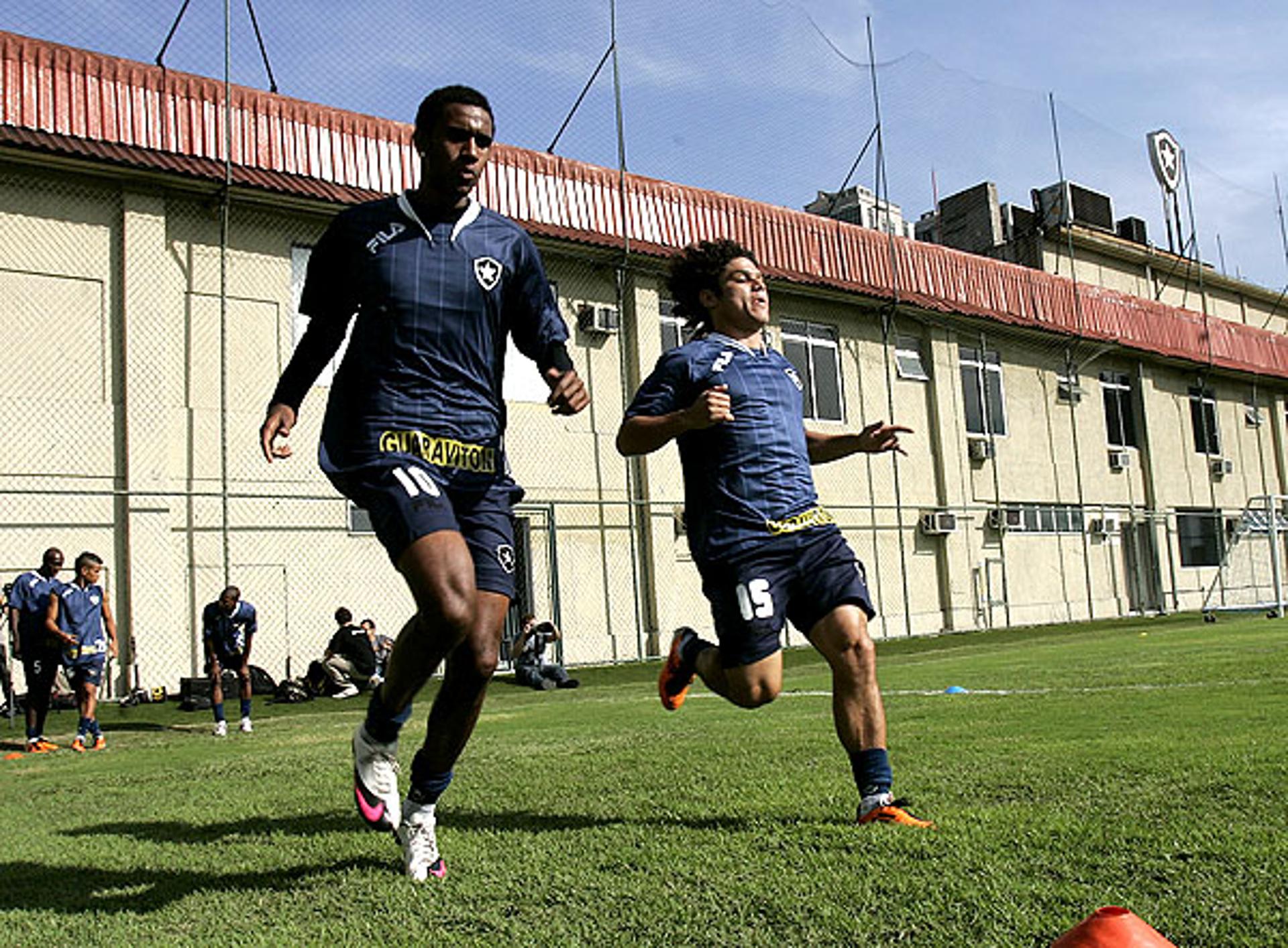 João Filipe e Marcio Azevedo fazem circuito físico em General Severiano (Foto: Paulo Sérgio)