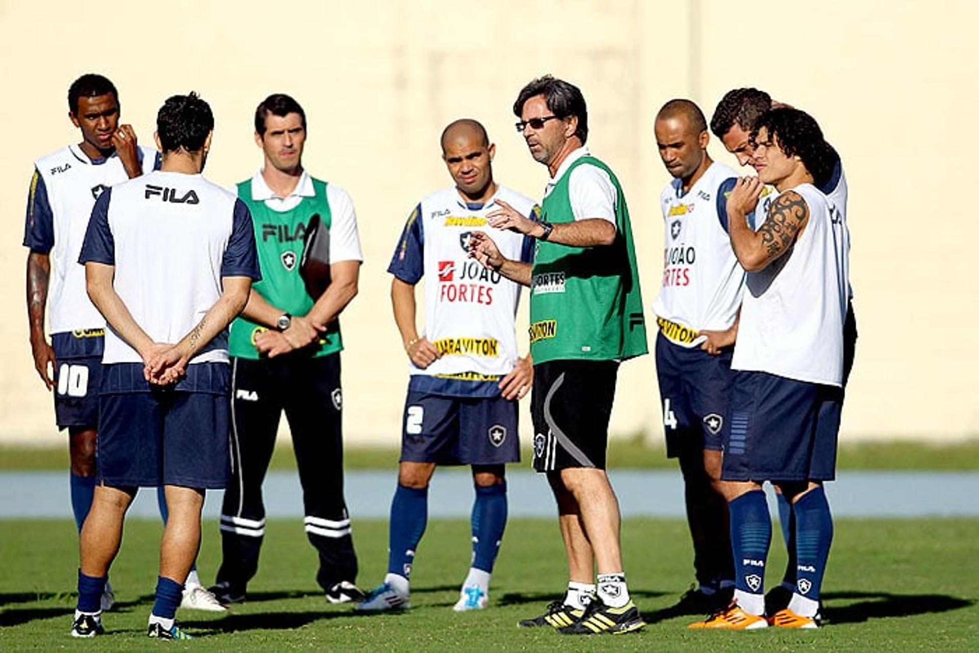 Treino do Botafogo - Caio Júnior (Foto: Fernando Soutello/Agif)