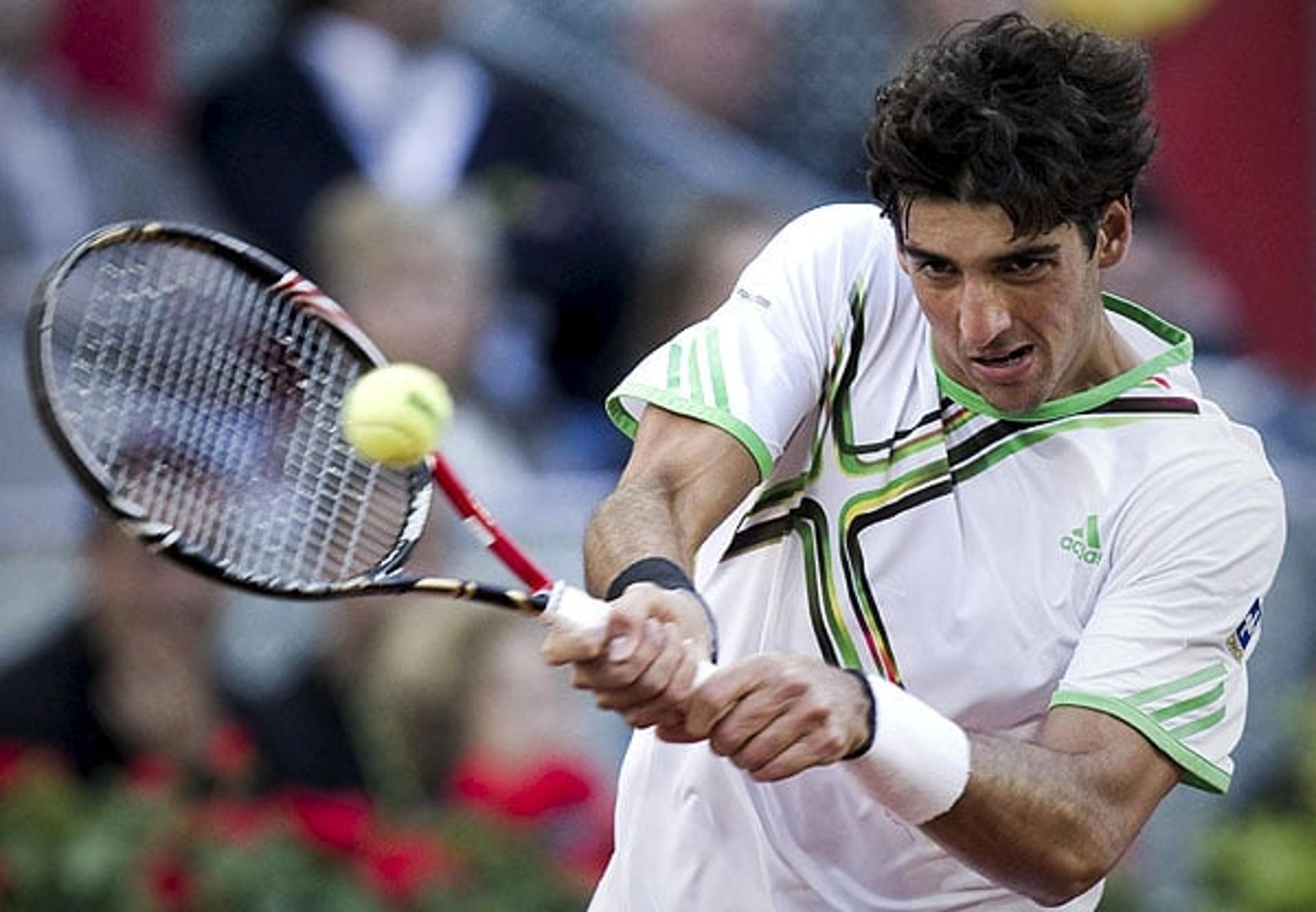 Bellucci contra Djokovic (Foto: Emilio Naranjo/EFE)