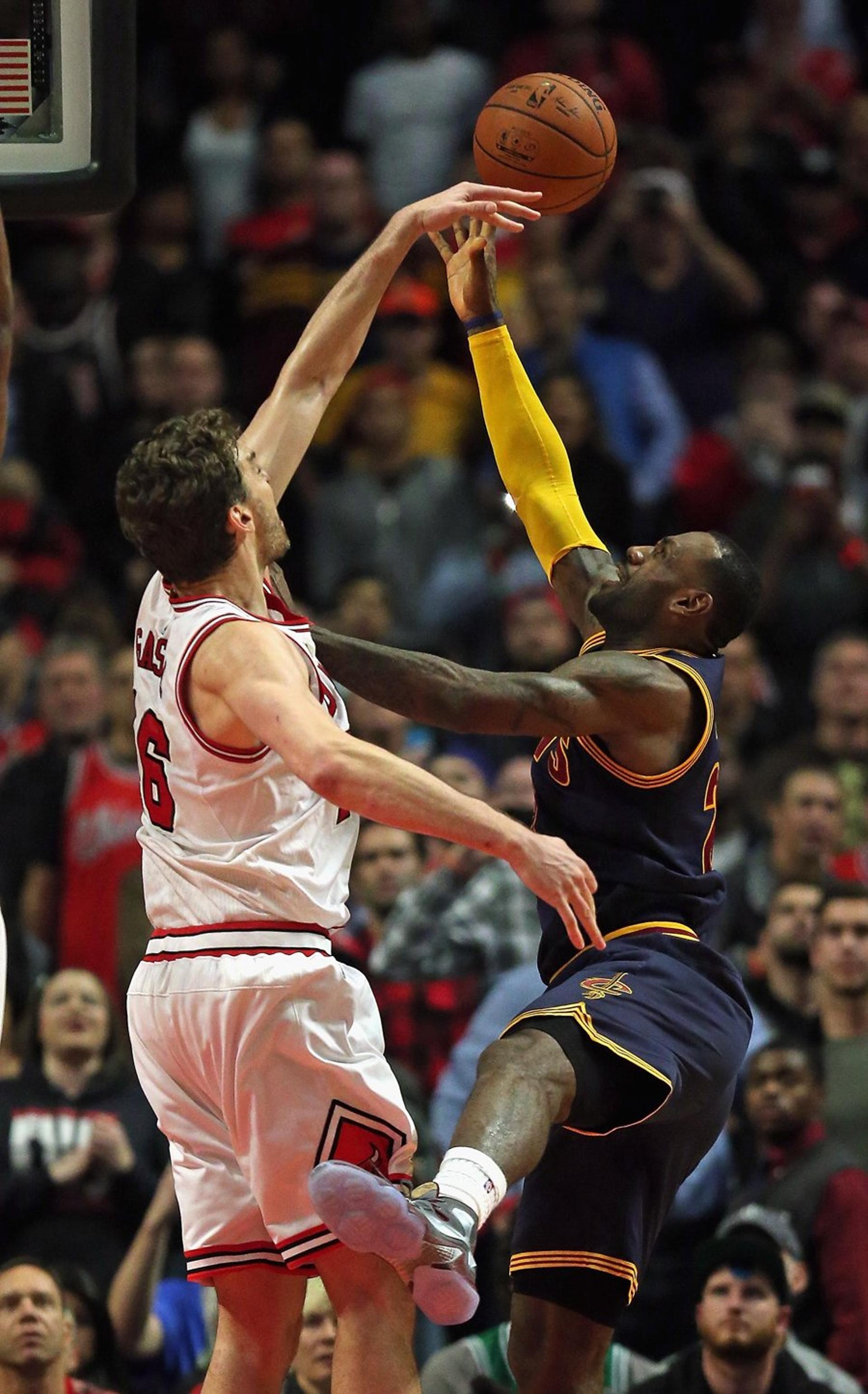 Confira as melhores imagens da rodada de abertura da temporada 2015-2016 da NBA (Foto: AFP)