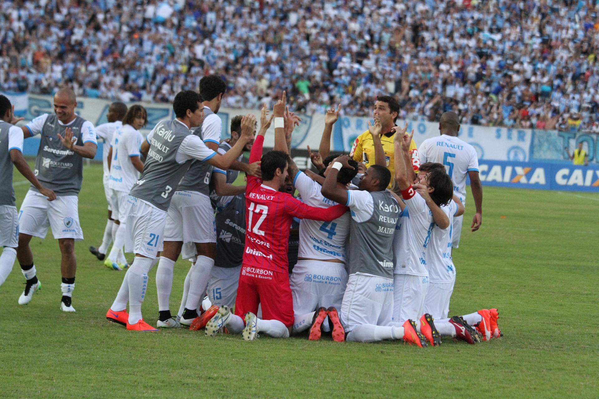 Londrina decidirá novamente em casa: na semifinal, eliminou o Brasil-RS nos pênaltis (Foto: Robson Vilela/Londrina)