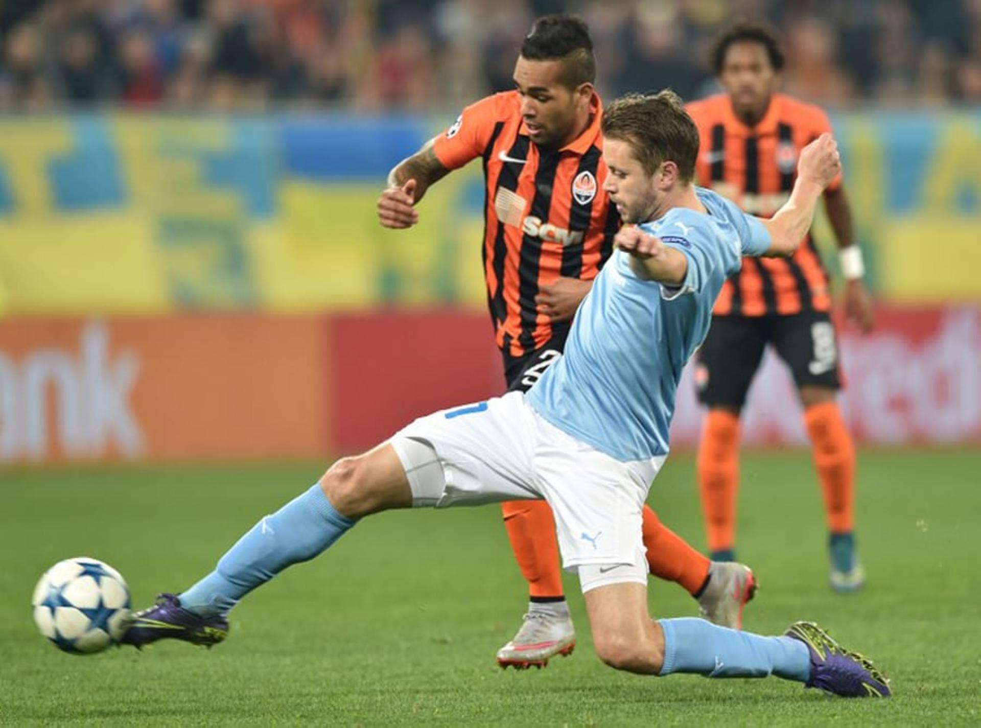 Na goleada de 4 a 0 do Shakhtar Donetsk sobre o Malmo, Alex Teixeira fechou o placar para os ucranianos (AFP PHOTO / SERGEI SUPINSKY)