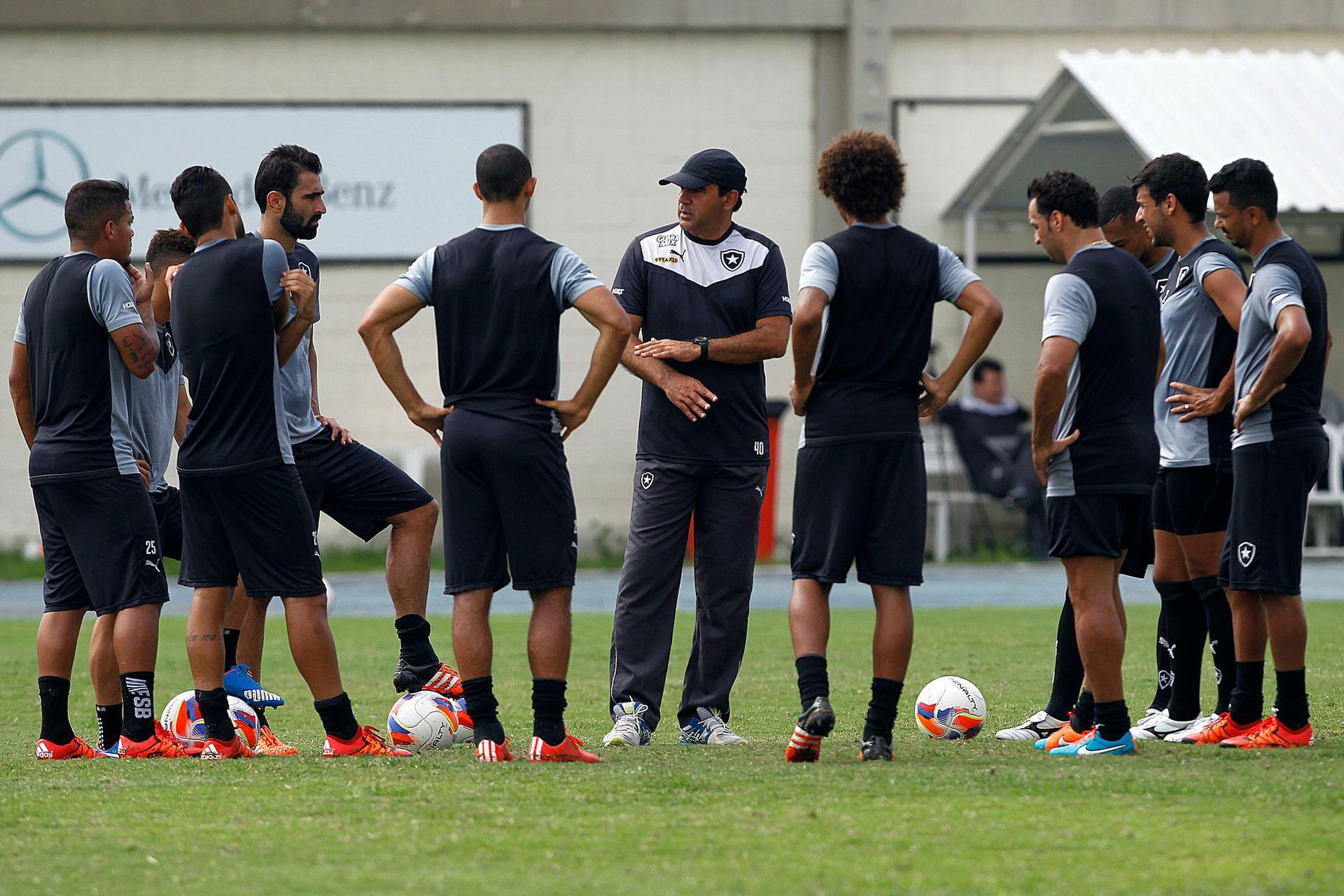 Grupo do Botafogo reunido (Vitor Silva / SSPress)