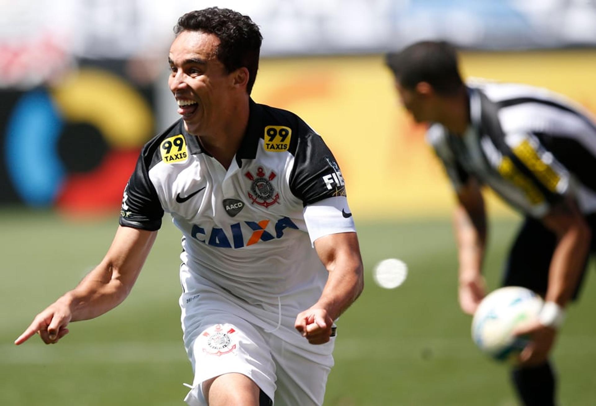 Jadson comemora (Foto: Ari Ferreira/Lancepress!)