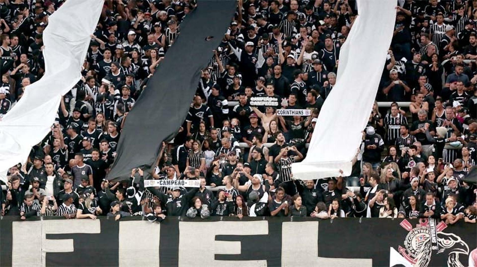 HOME - Corinthians x Coritiba - Campeonato Brasileiro - Torcida em Itaquera (Foto: Ale Cabral/LANCE!Press)