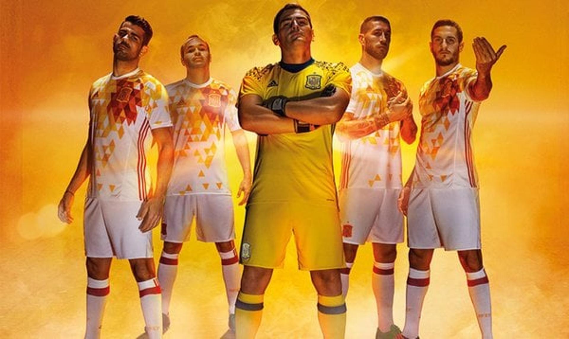 Diego Costa, Iniesta, Casillas, Sergio Ramos e Koke lançaram as camisas (Foto: Divulgação)