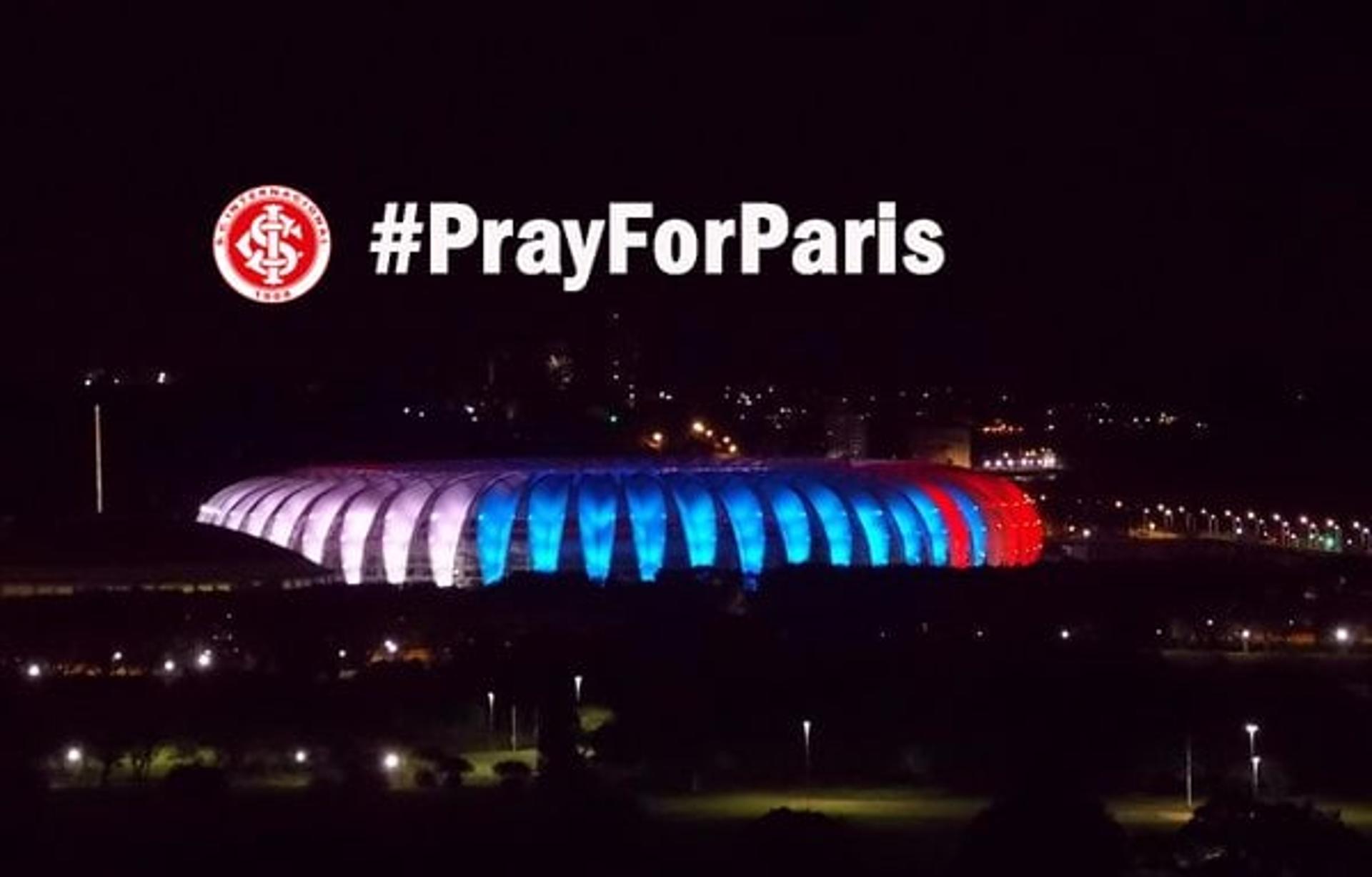 Estádio Beira-Rio ganhou as cores da bandeira da França (Foto: Divulgação)