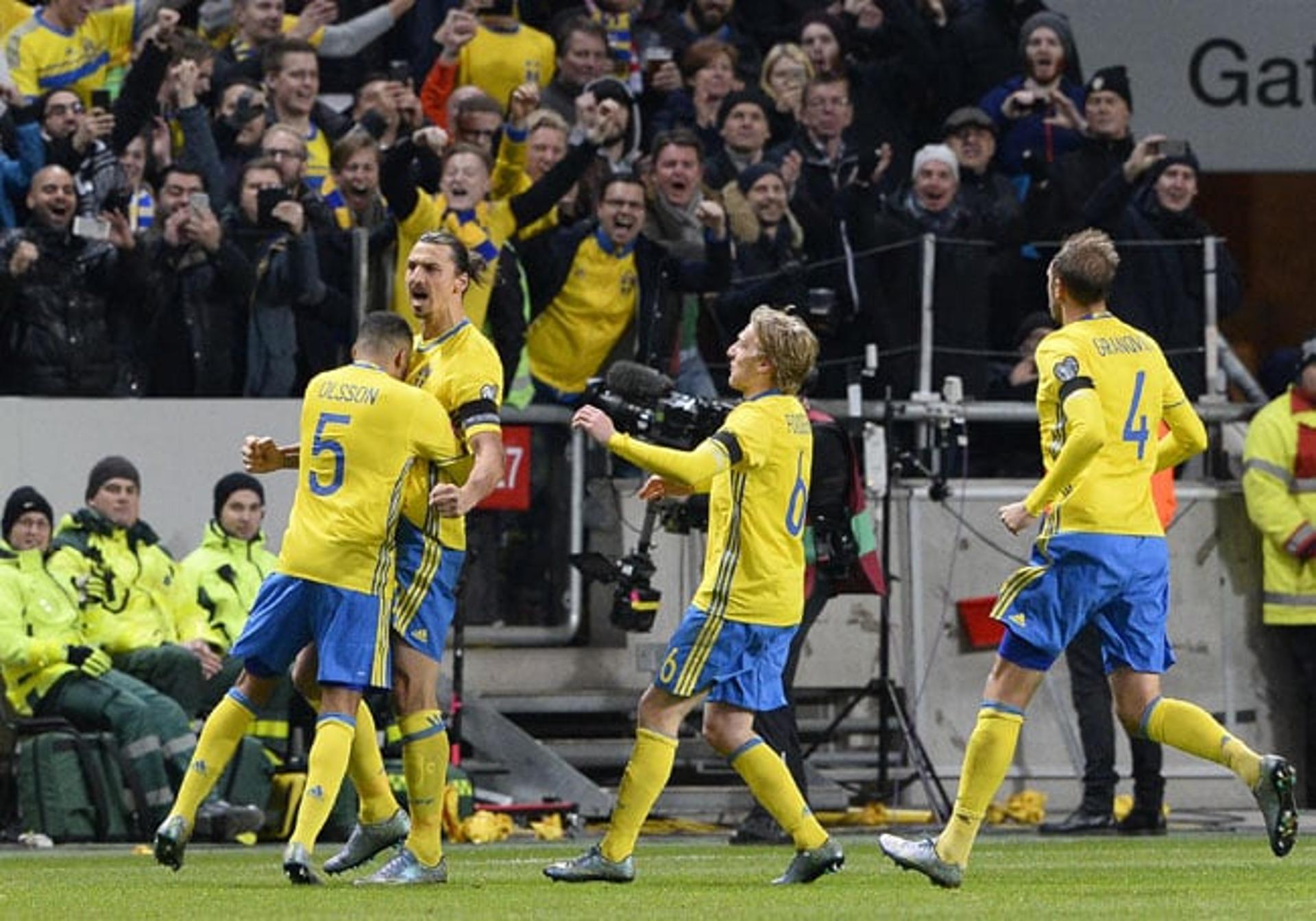 Ibrahimovic marcou o segundo gol da Suécia (FOTO: Jonathan Nackstrand / AFP)