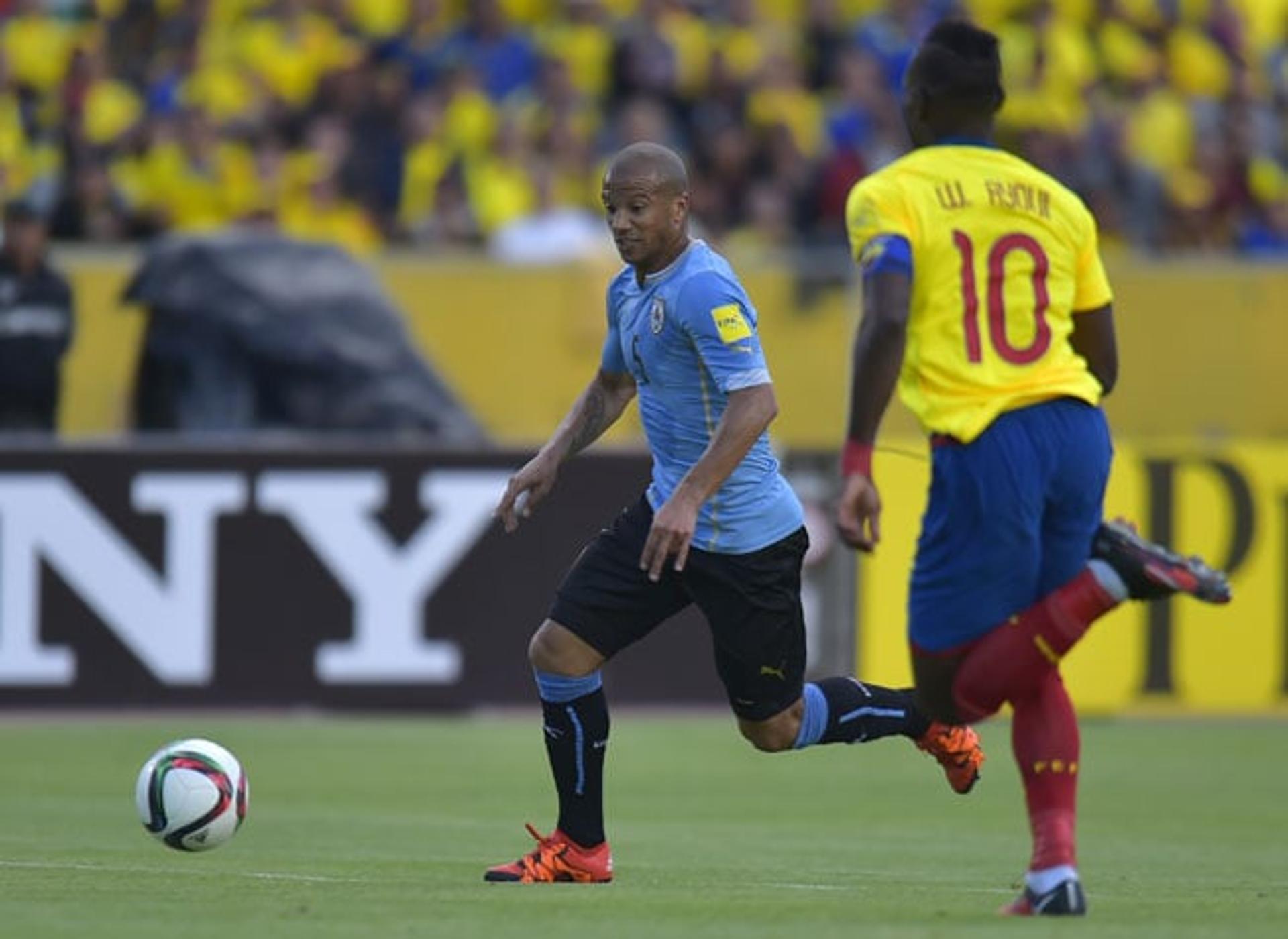 Sánchez em ação pela seleção do Uruguai (Foto: Rodrigo Buendia / AFP)