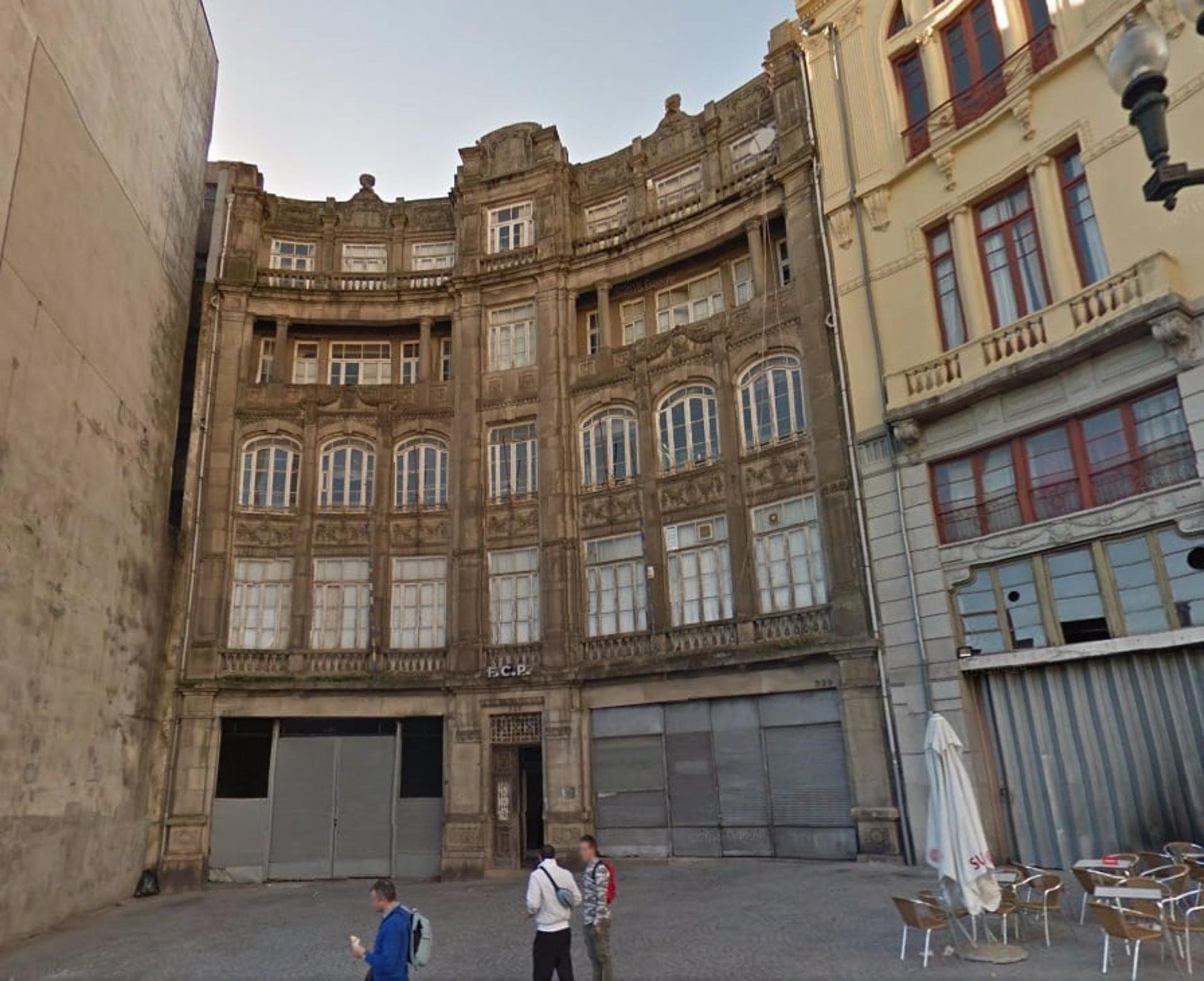 Edifício do Porto (Foto: Google Street View)