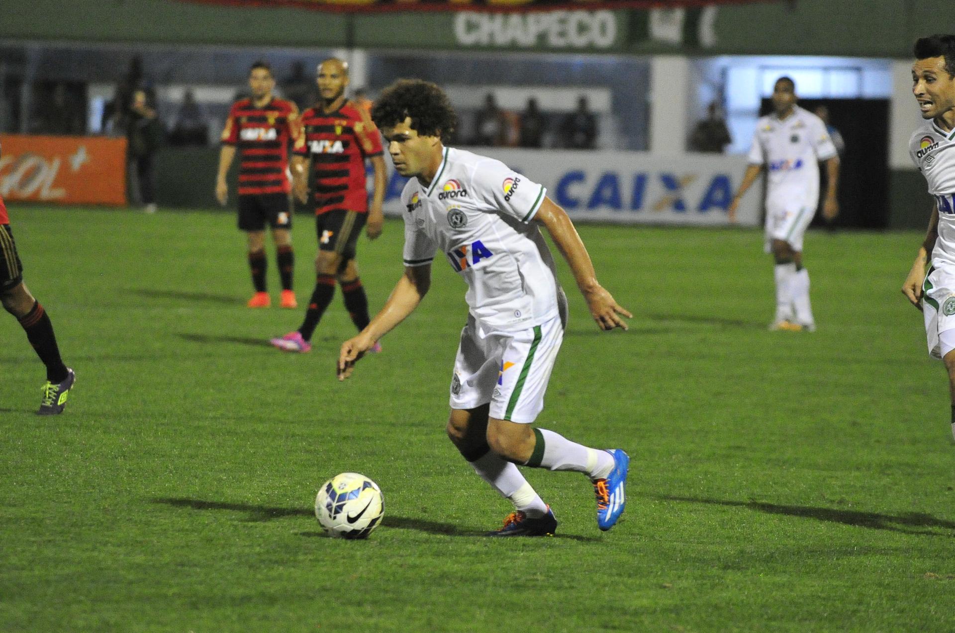 Camilo em ação pela Chape (Divulgação)