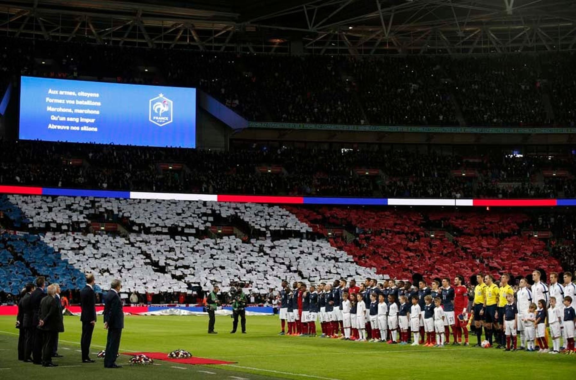 Inglaterra e França fazem amistoso após atentado em Paris