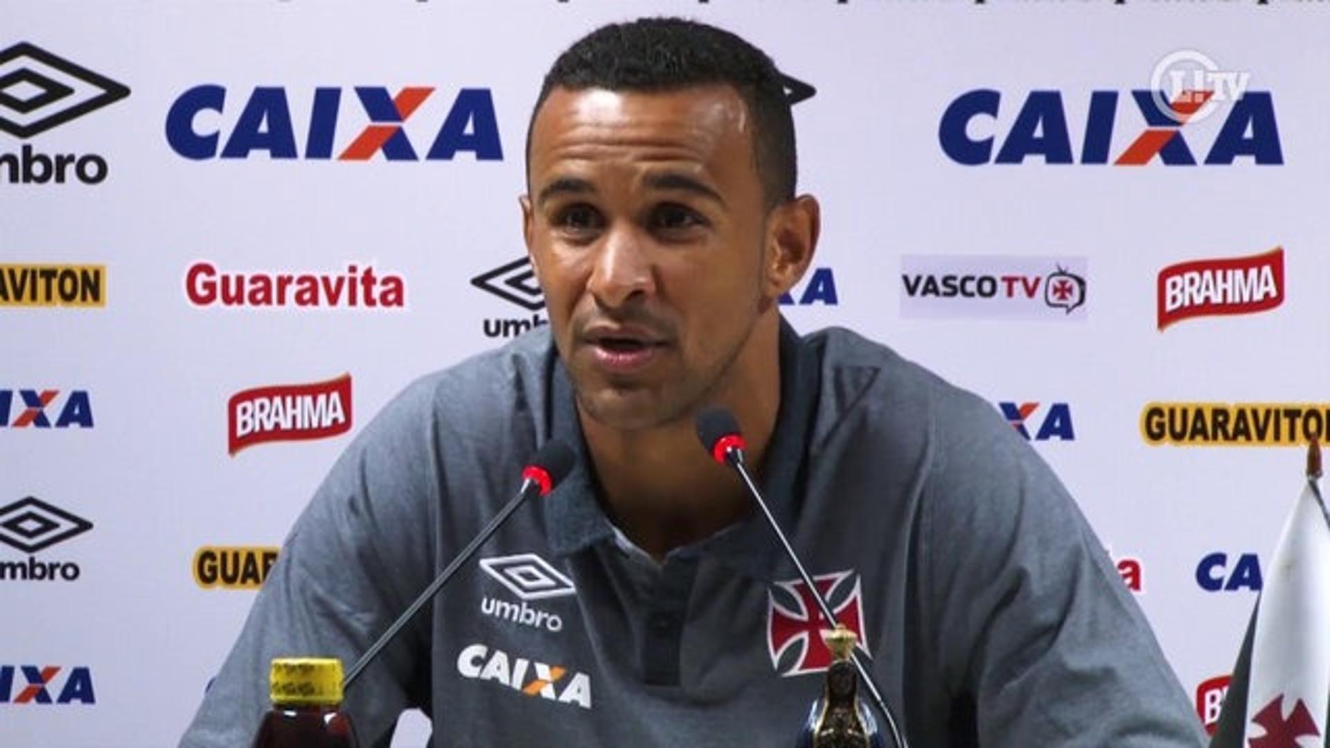 Serginho revela conversa no Vasco antes de pegar o Corinthians