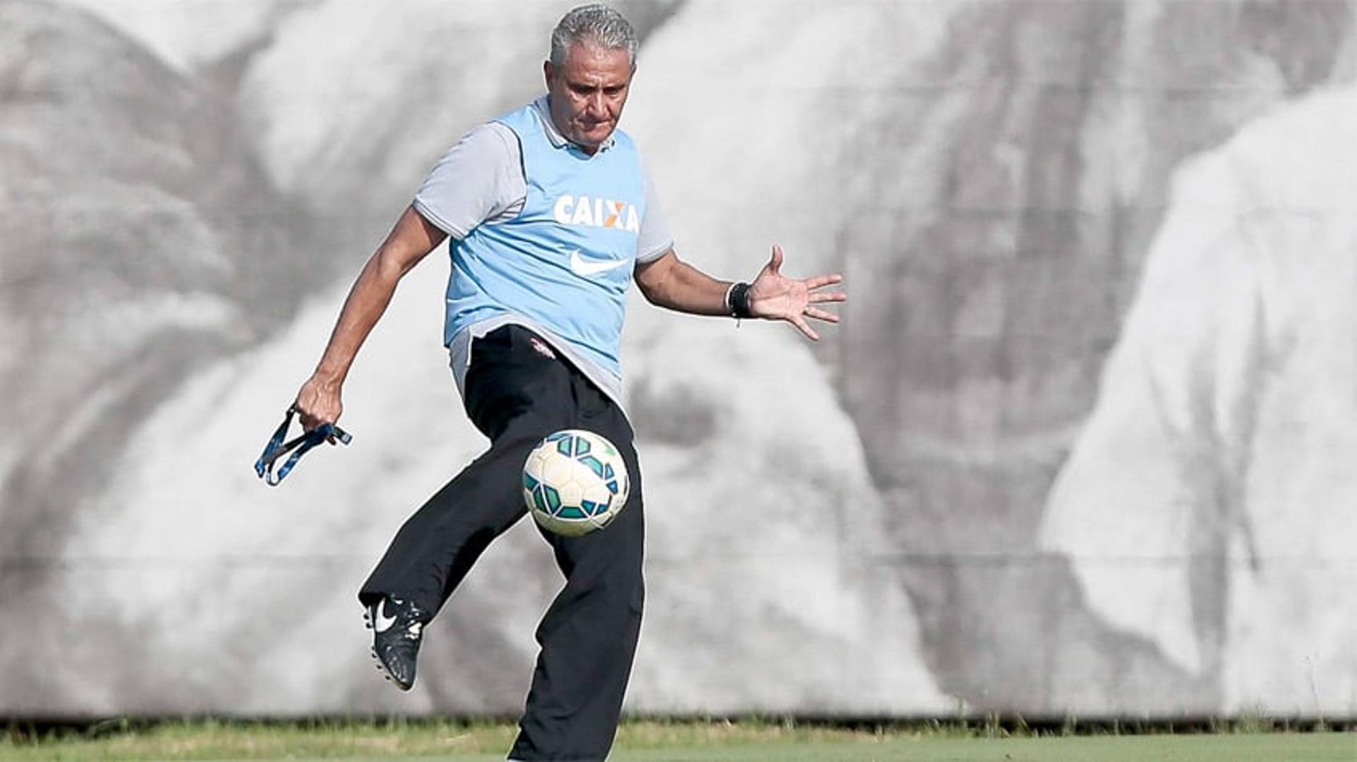 HOME - Treino do Corinthians - Tite (Foto: Ale Carbal/AGIF/LANCE!Press)