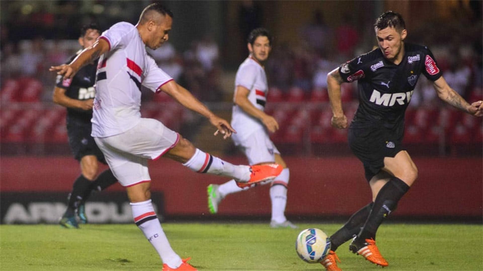 HOME - São Paulo x Atlético-MG - Campeonato Brasileiro - Luis Fabiano e Alexandre Pato (Foto: Mauricio Hummens/Fotoarena/LANCE!Press)