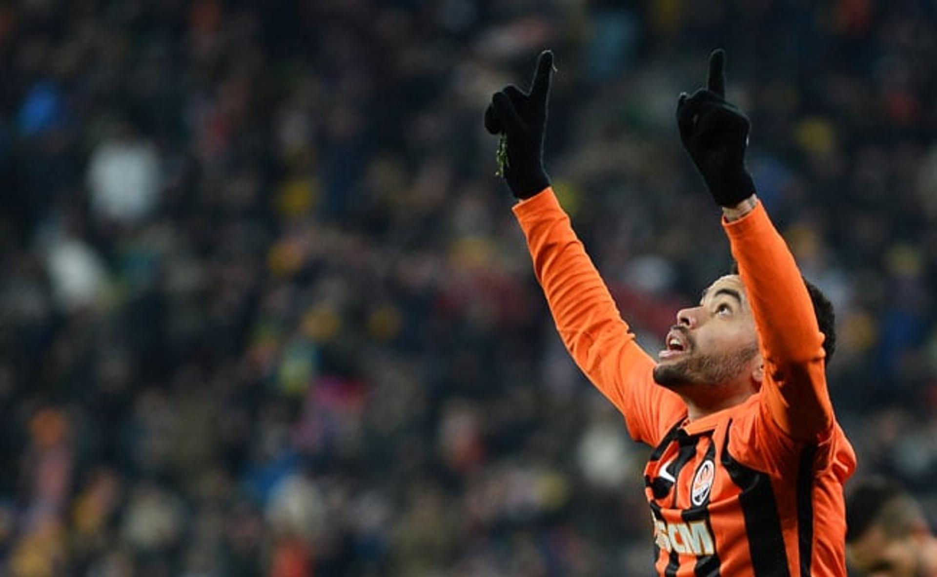 Dentinho fez um gol no Real Madrid (Foto: Janek Skarzynski / AFP)