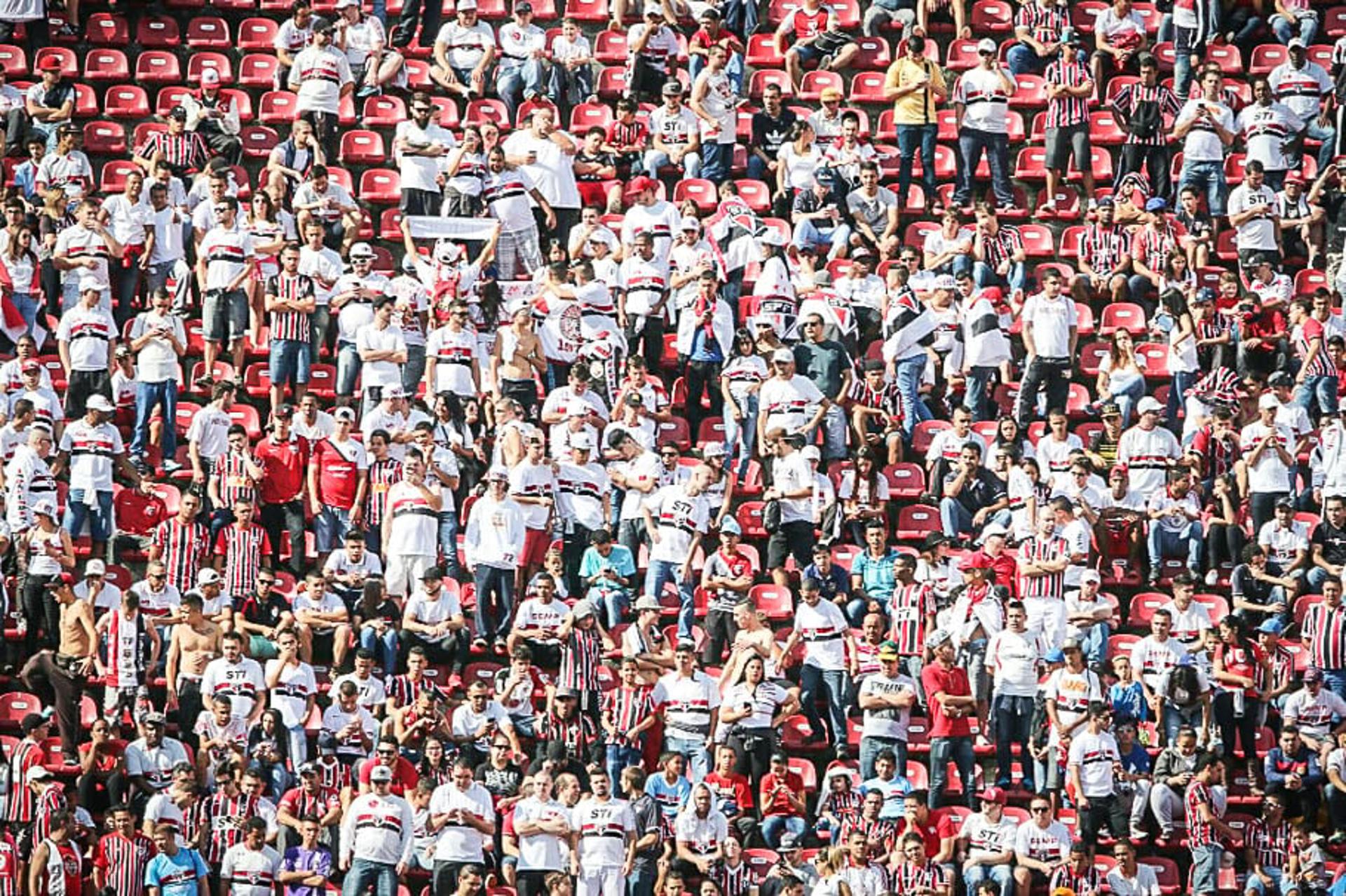 Torcida do São Paulo no Morumbi (Foto: Reginaldo Castro)