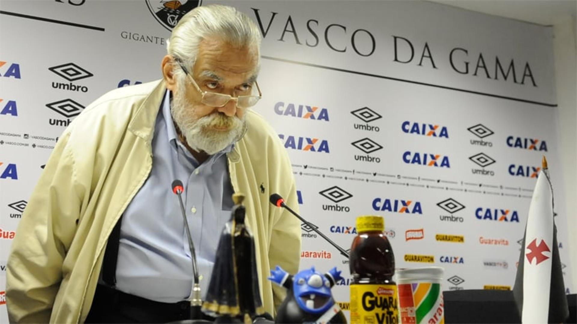 Eurico Miranda durante coletiva em São Januário (Foto: Armando Paiva/Eleven Eleven/Lancepress!)