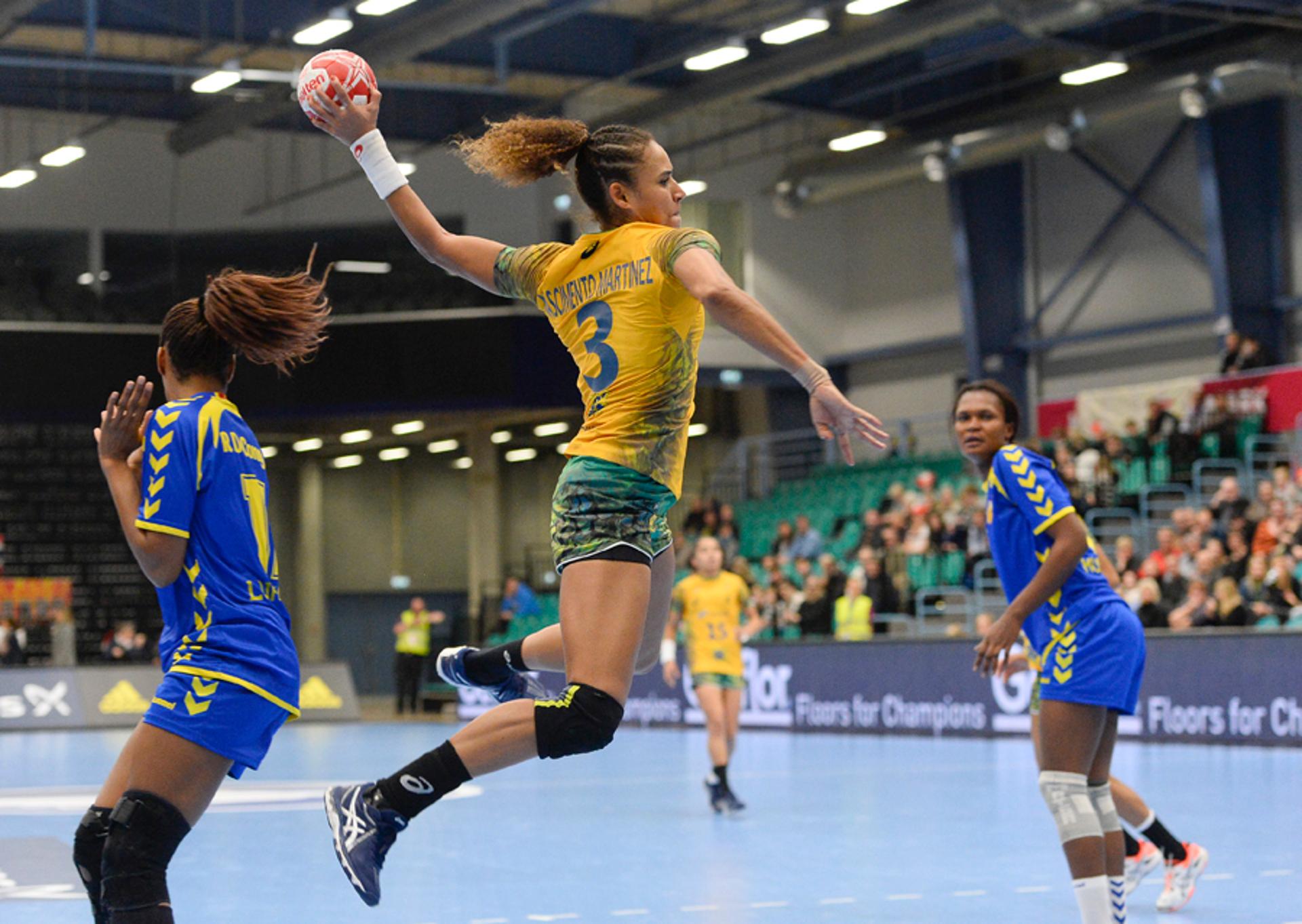 Alexandra Nascimento - Seleção Brasileira de Handebol (Foto: AFP / JONATHAN NACKSTRAND)