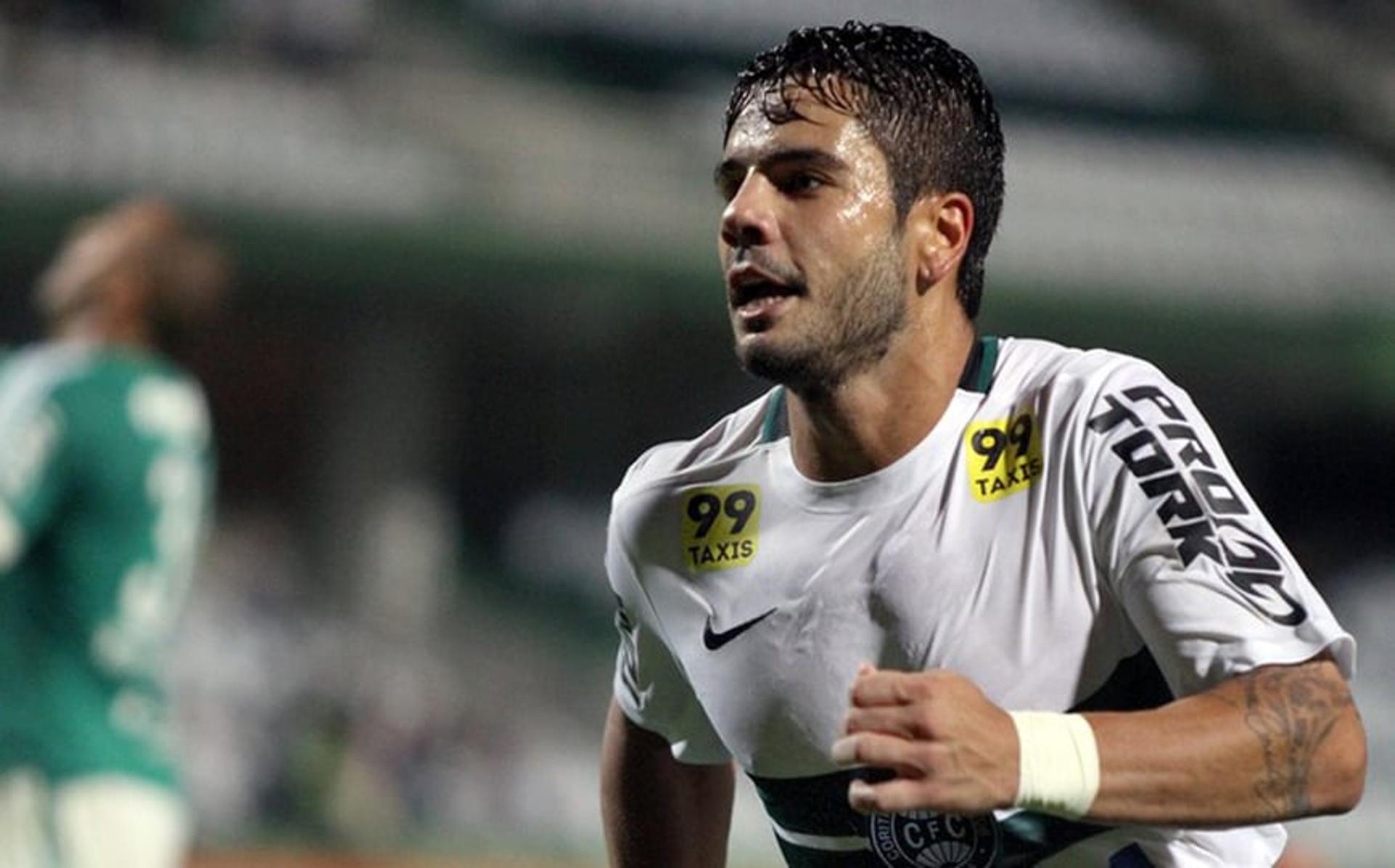 Henrique Almeida (Foto: Divulgação/Coritiba)