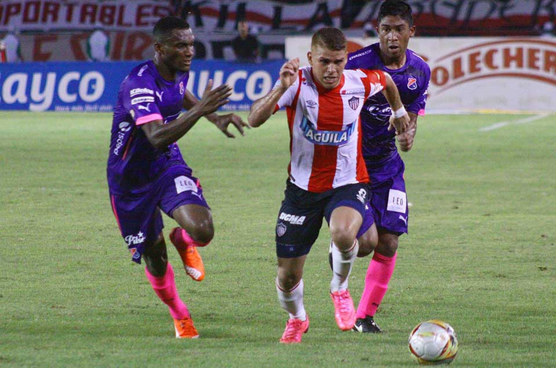 Gustavo Cuéllar em ação pelo Junior Barranquilla (Foto: Divulgação/Junior Barranquilla)