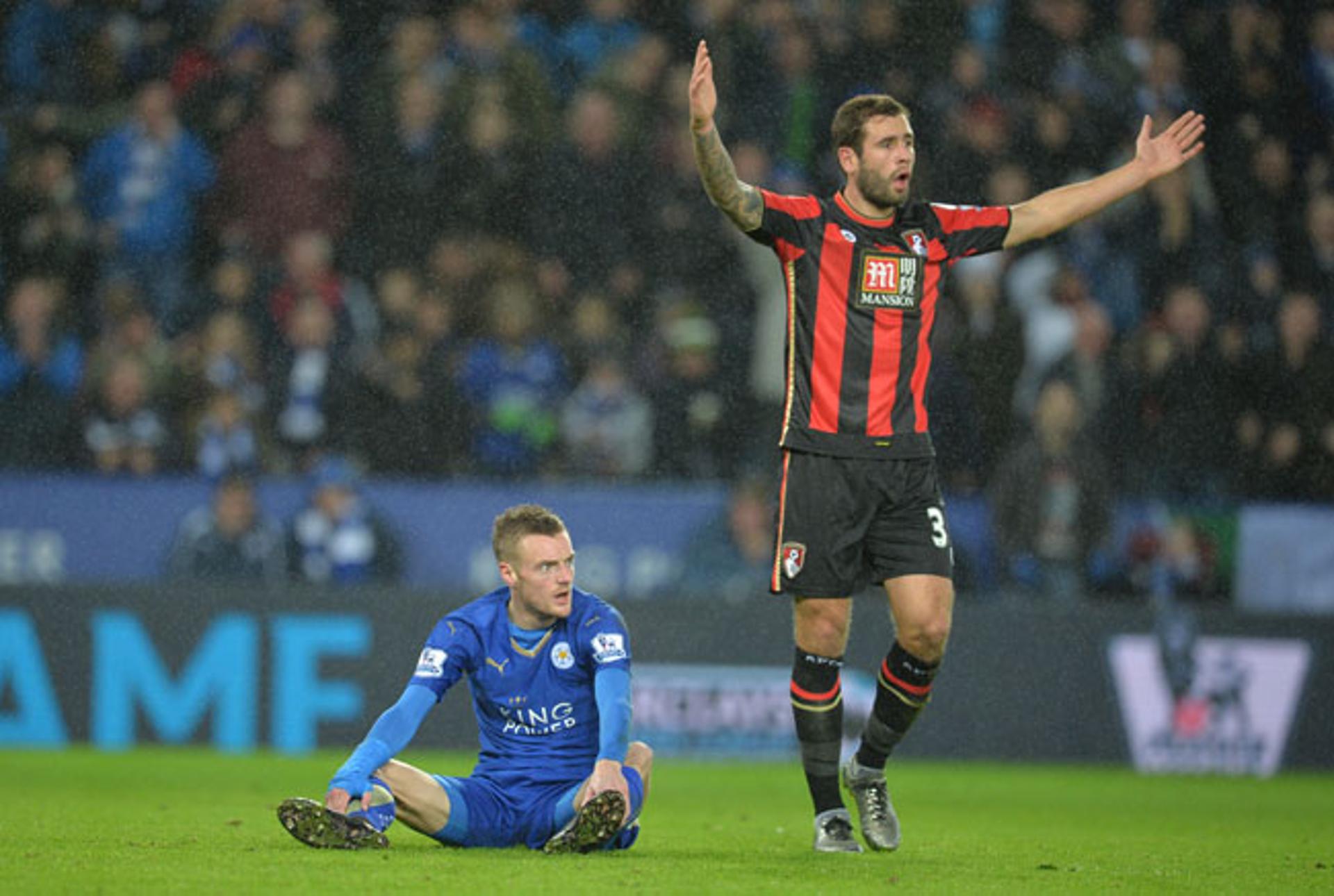 Vardy ficará, ao menos, duas semanas fora de ação (Foto: Paul Ellis / AFP)