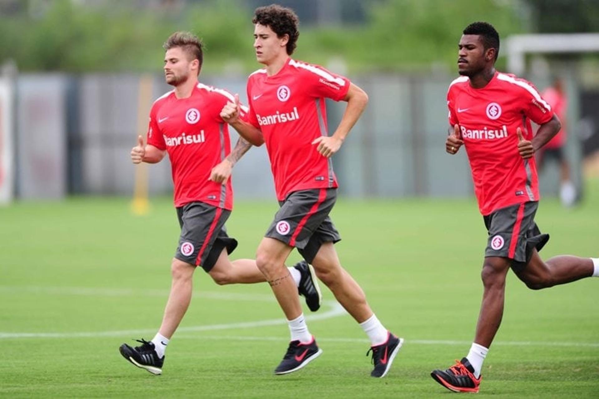 Dourado ganhou concorrência para a temporada no Internacional (Foto: Ricardo Duarte/Internacional)