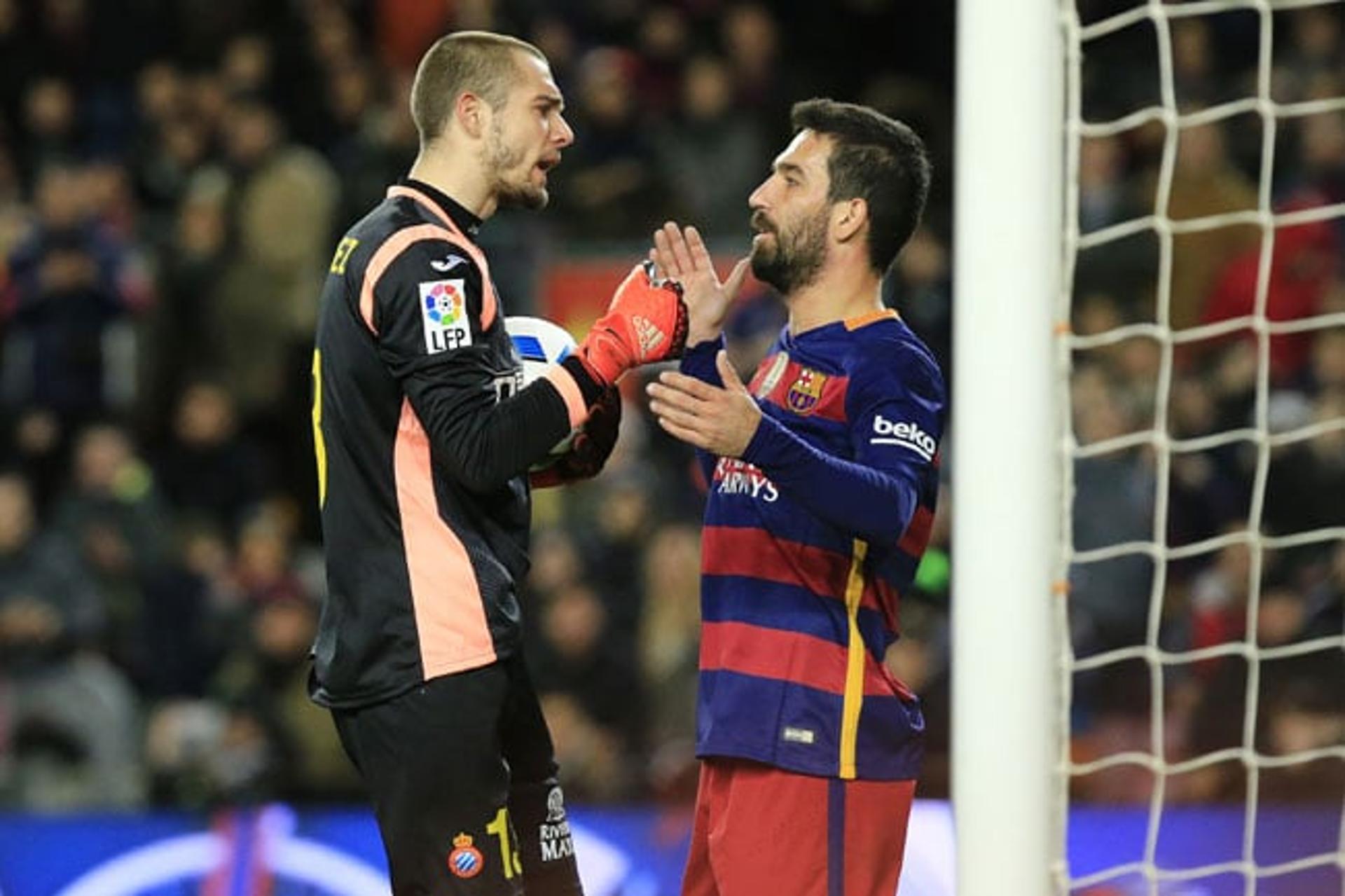 Arda Turan - Barcelona x Espanyol (Foto: Pau Barrena / AFP)