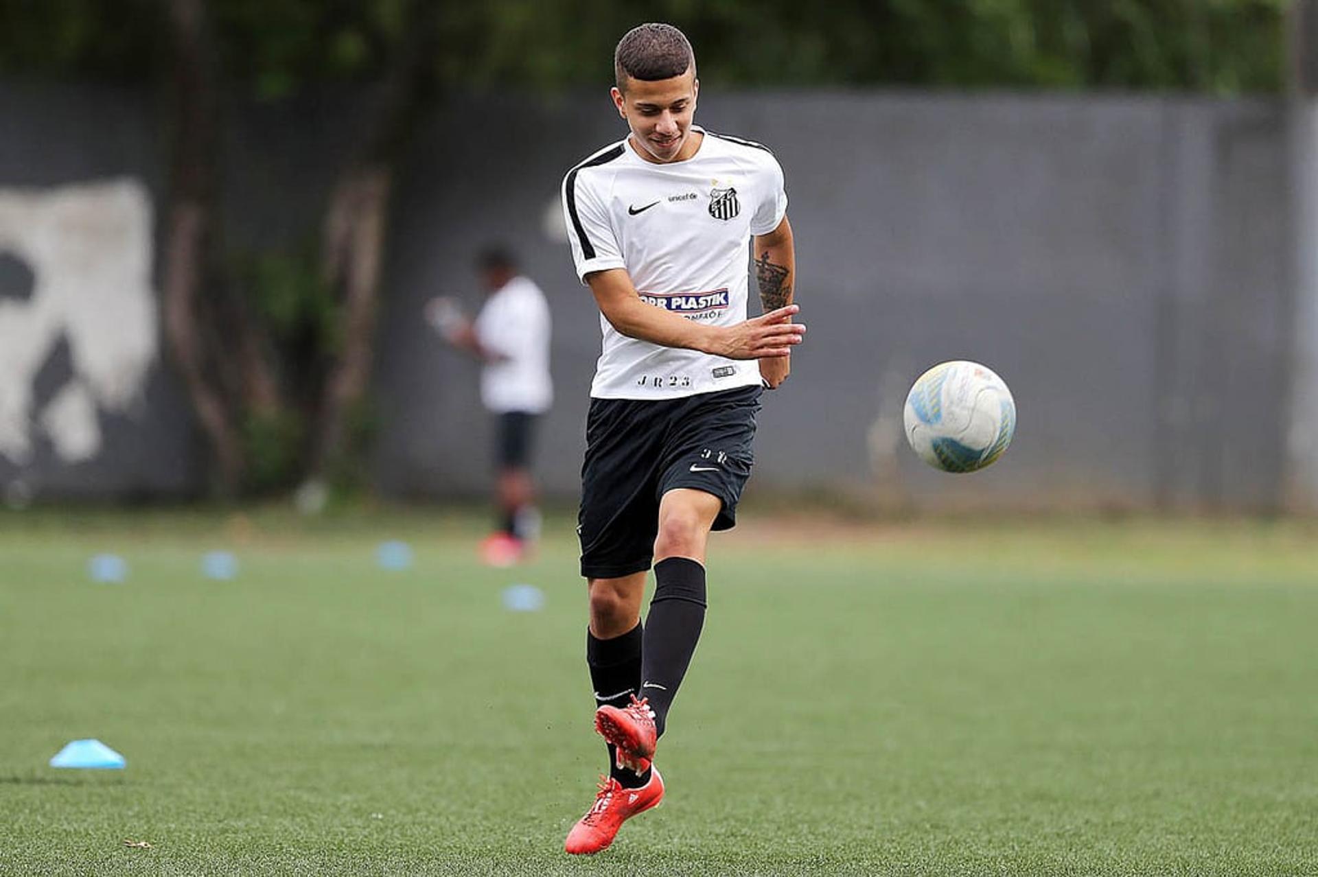 Matheus Oliveira, lateral do sub-20 do Santos