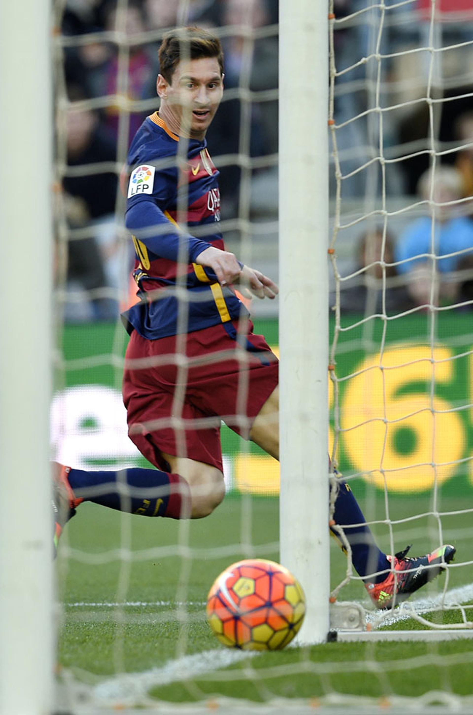 Gol de Messi - Barcelona x Granada (Foto: Lluis Gene / AFP)