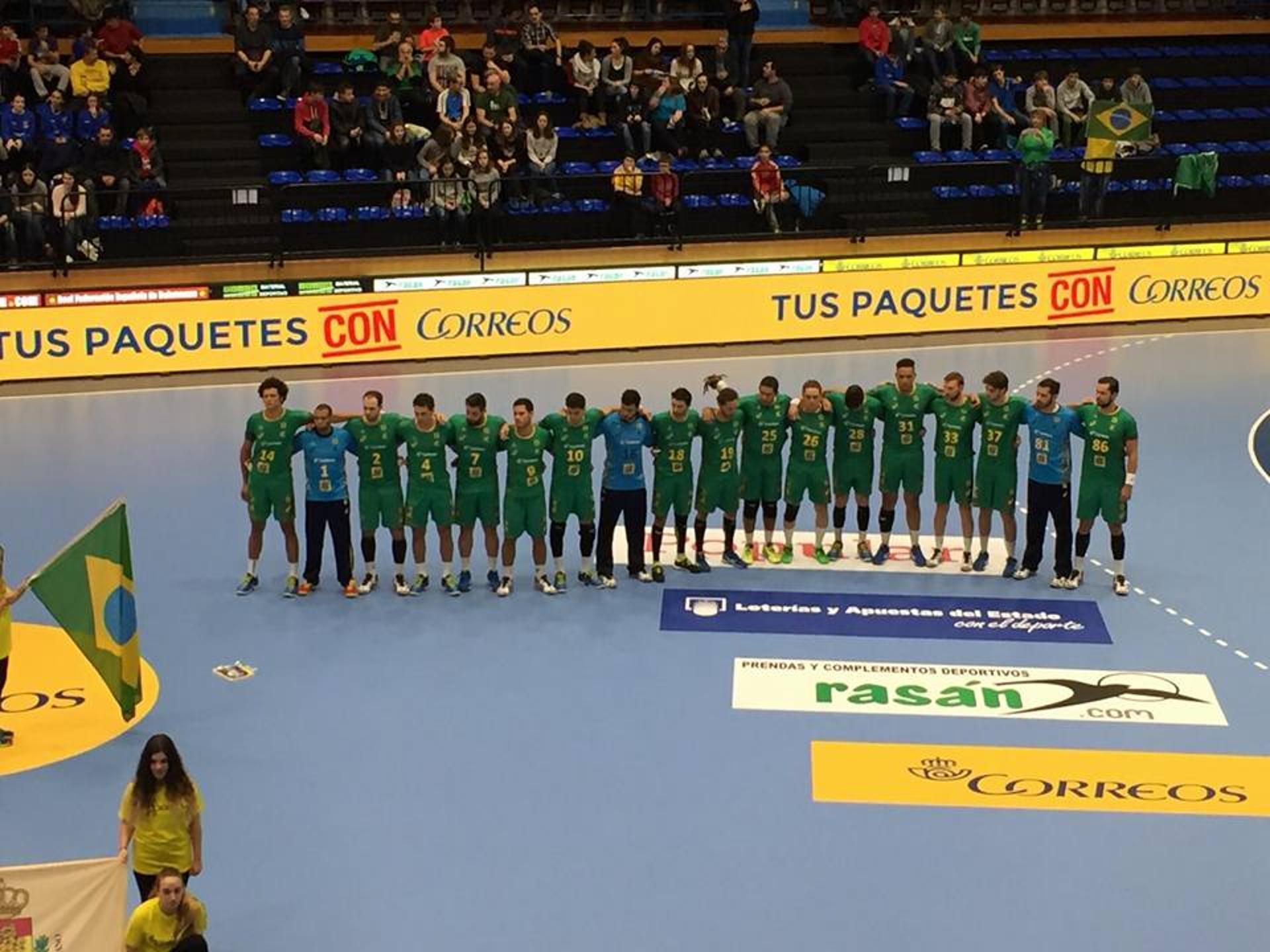 Seleção Brasileira Masculina teve nova derrota contra a Espanha. Foto: Divulgação CBHb