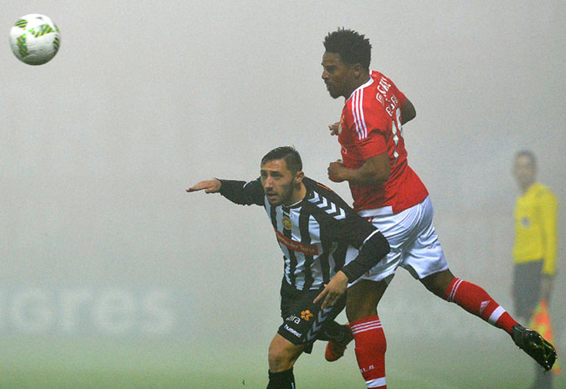 Nevoeiro - Nacional x Benfica (Foto: Rui Silva / AFP)