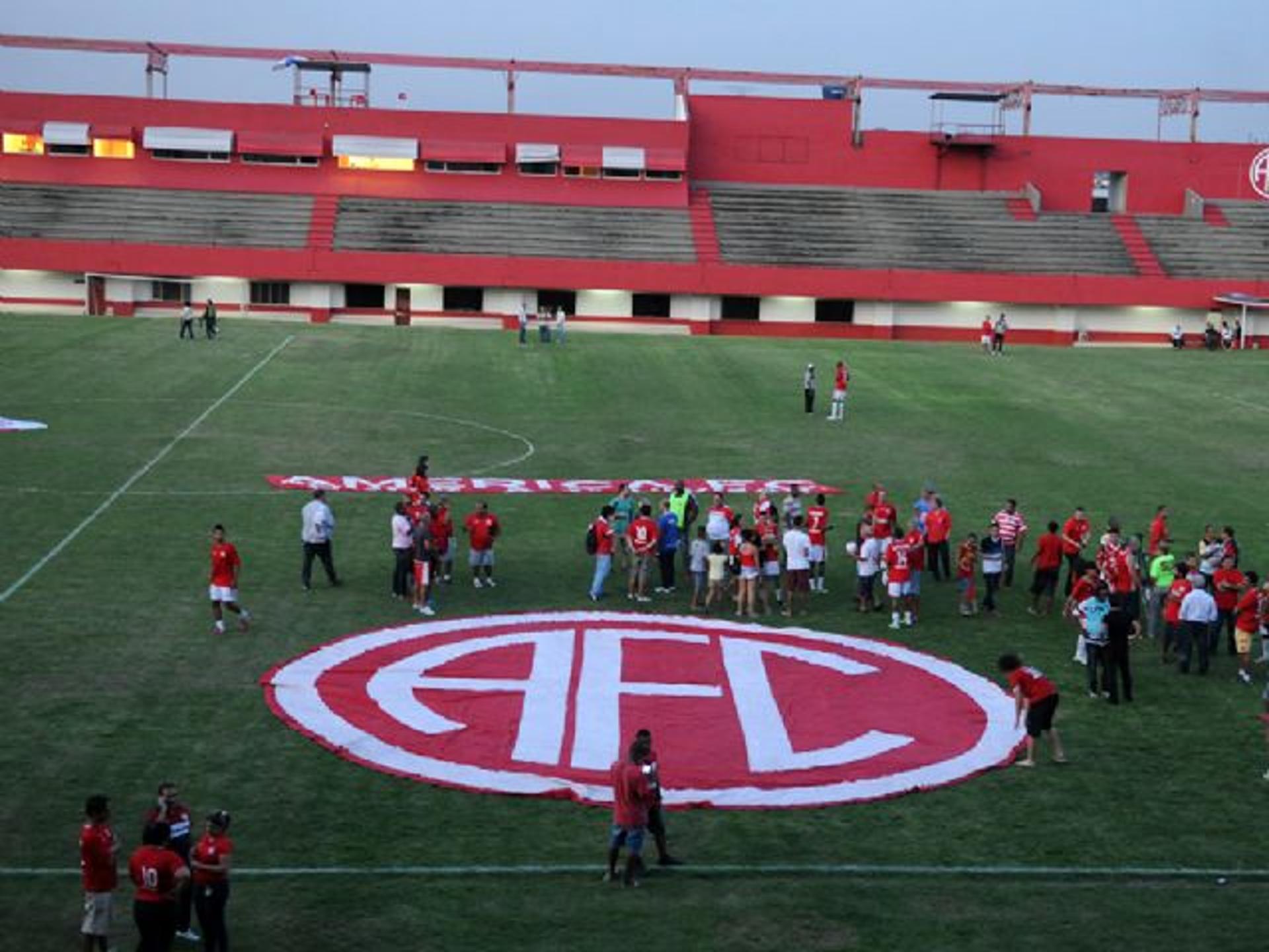 Giulite Coutinho pode ser a casa do Fla no Estadual (Foto:  Sandro Vox/America Rio)