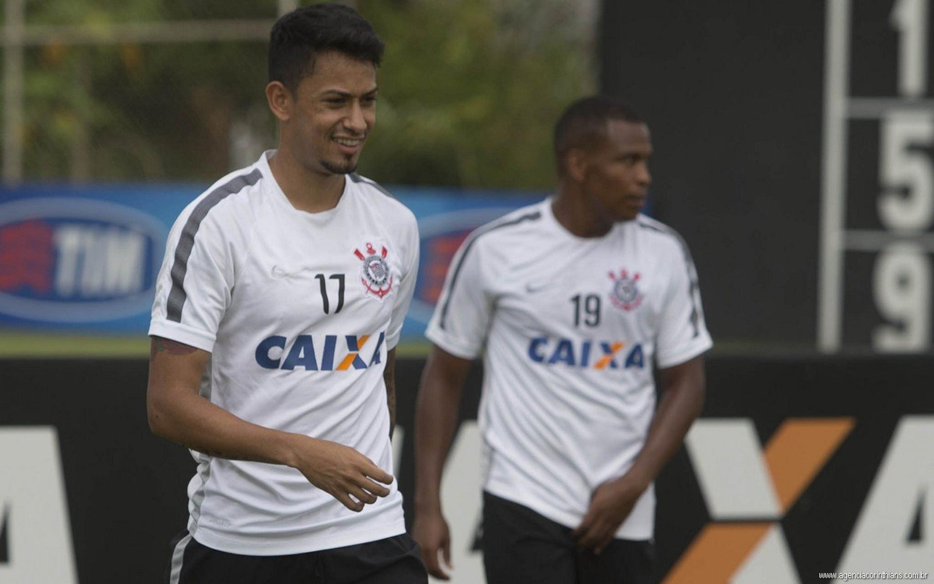 Lucca deixou treino do Corinthians mais cedo nesta segunda-feira (Foto: Daniel Augusto Jr)