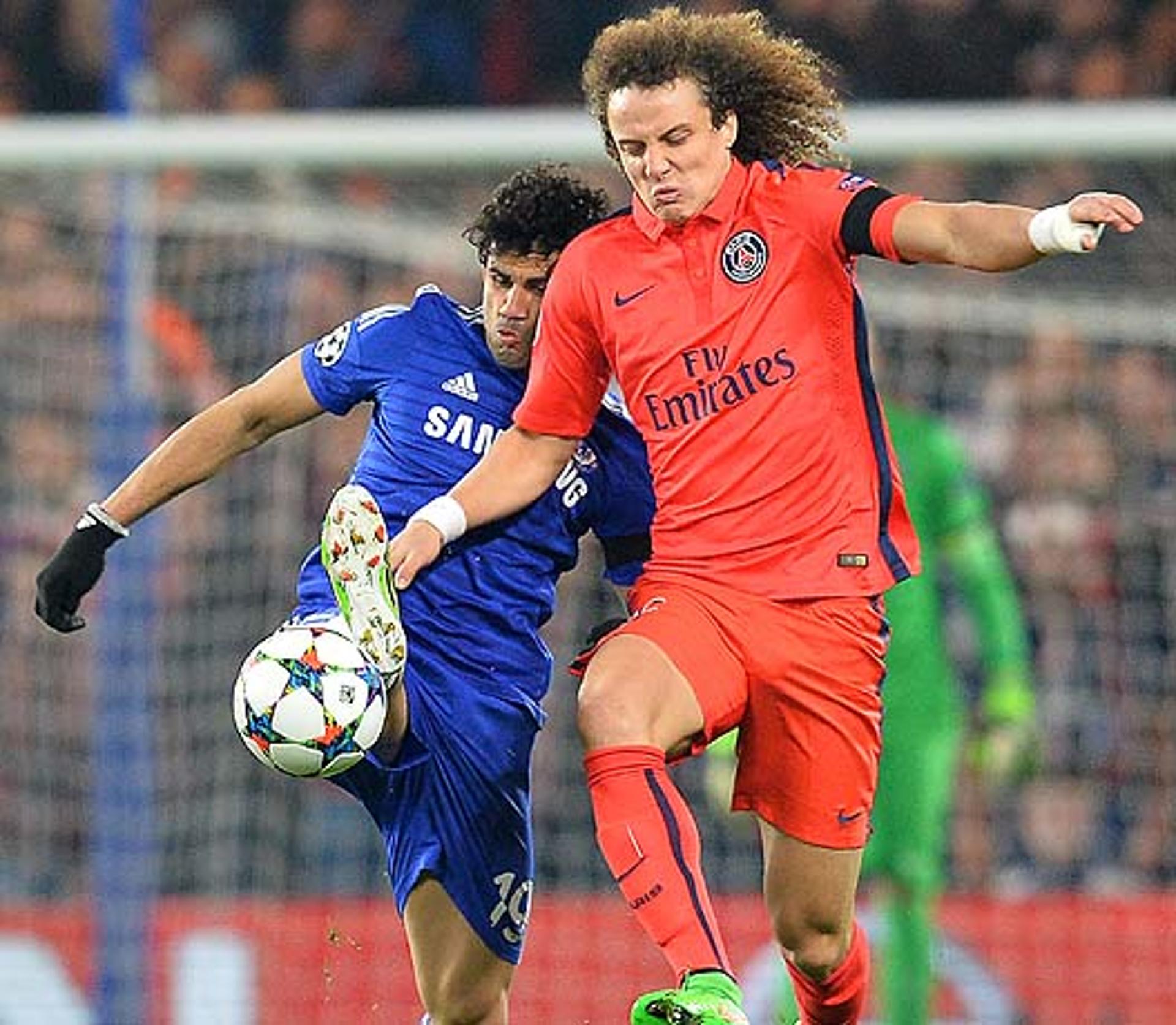 Chelsea x PSG - Liga dos Campeões - Diego Costa e David Luiz (Foto: Glyn Kirk/AFP)